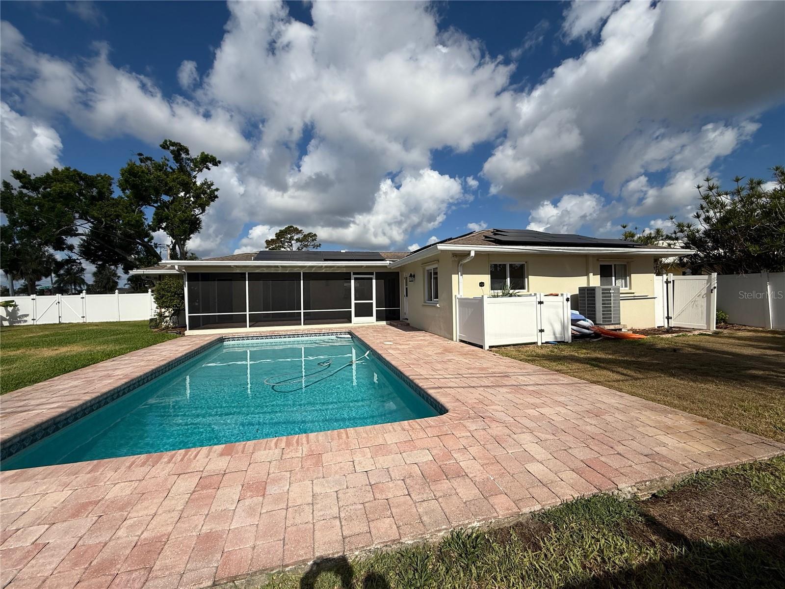 5201 DENVER ST NE, ST PETERSBURG, FL, 33703