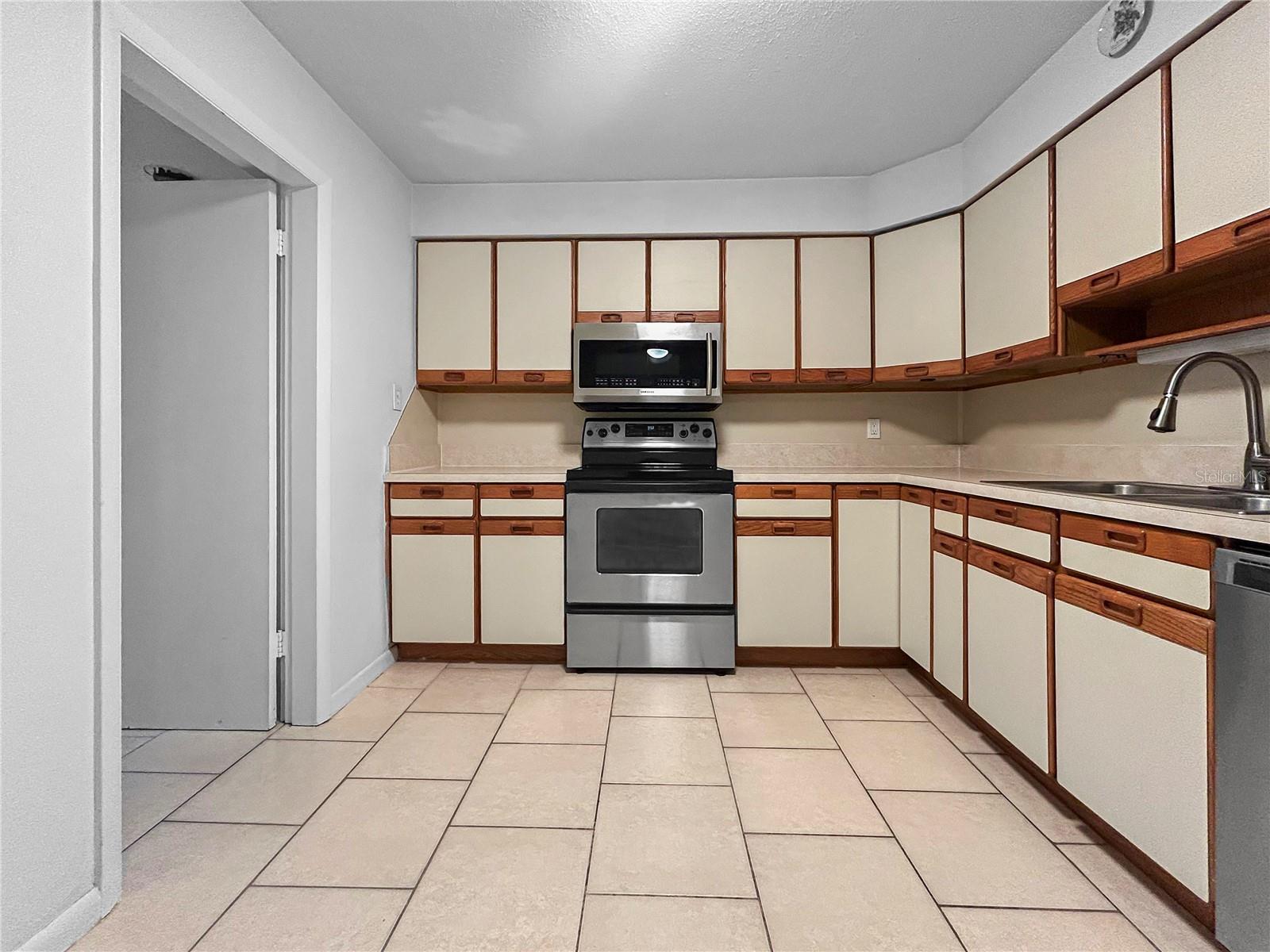 2710 JEWEL RD, BELLEAIR BLUFFS, FL, 33770