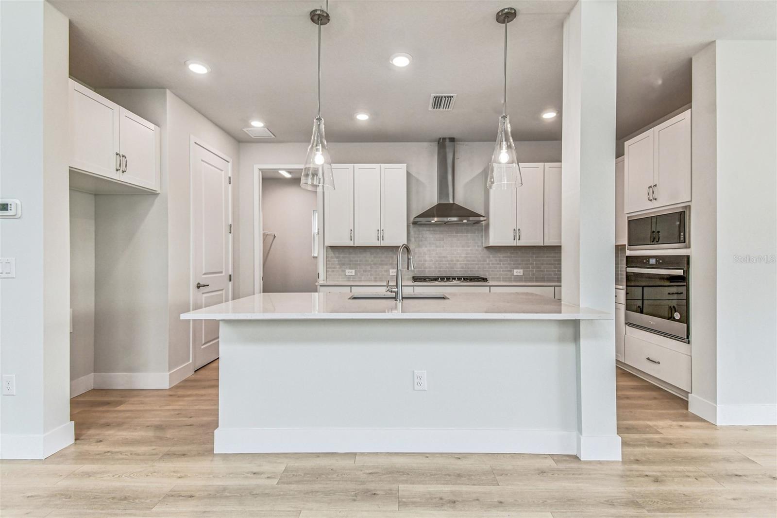 648 ALLORA AVE, NOKOMIS, FL, 34275