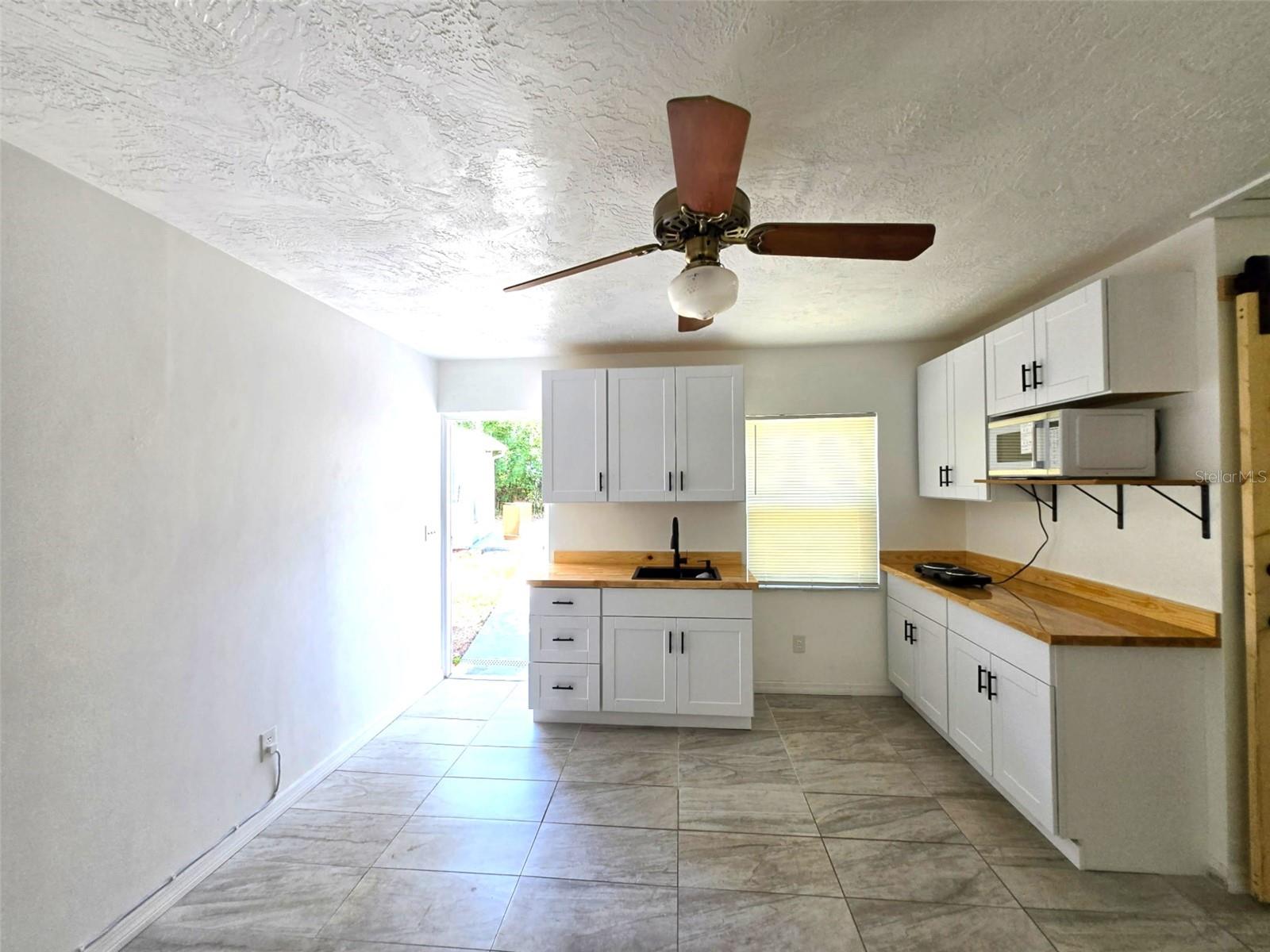 1611 CANTERBURY RD N, ST PETERSBURG, FL, 33710