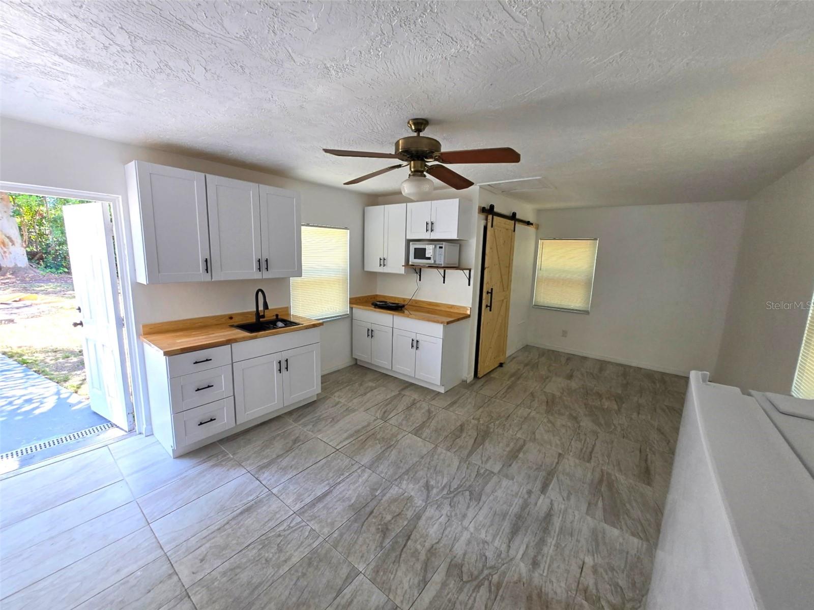 1611 CANTERBURY RD N, ST PETERSBURG, FL, 33710