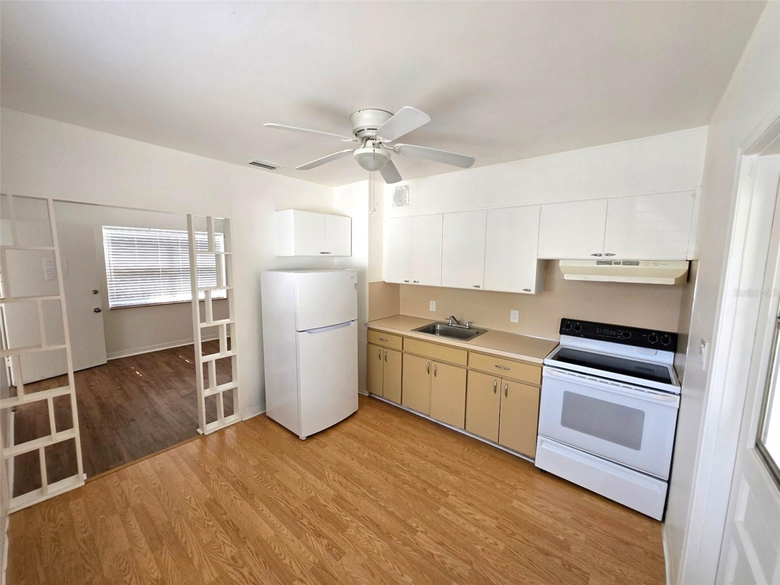 1611 CANTERBURY RD N, ST PETERSBURG, FL, 33710