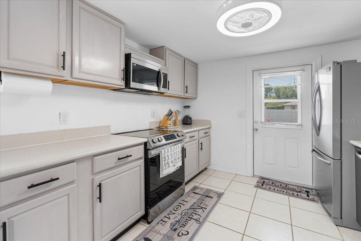 281 SEMINOLE BLVD NW, PORT CHARLOTTE, FL, 33952