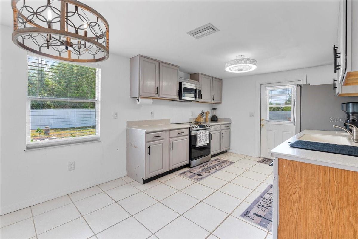 281 SEMINOLE BLVD NW, PORT CHARLOTTE, FL, 33952