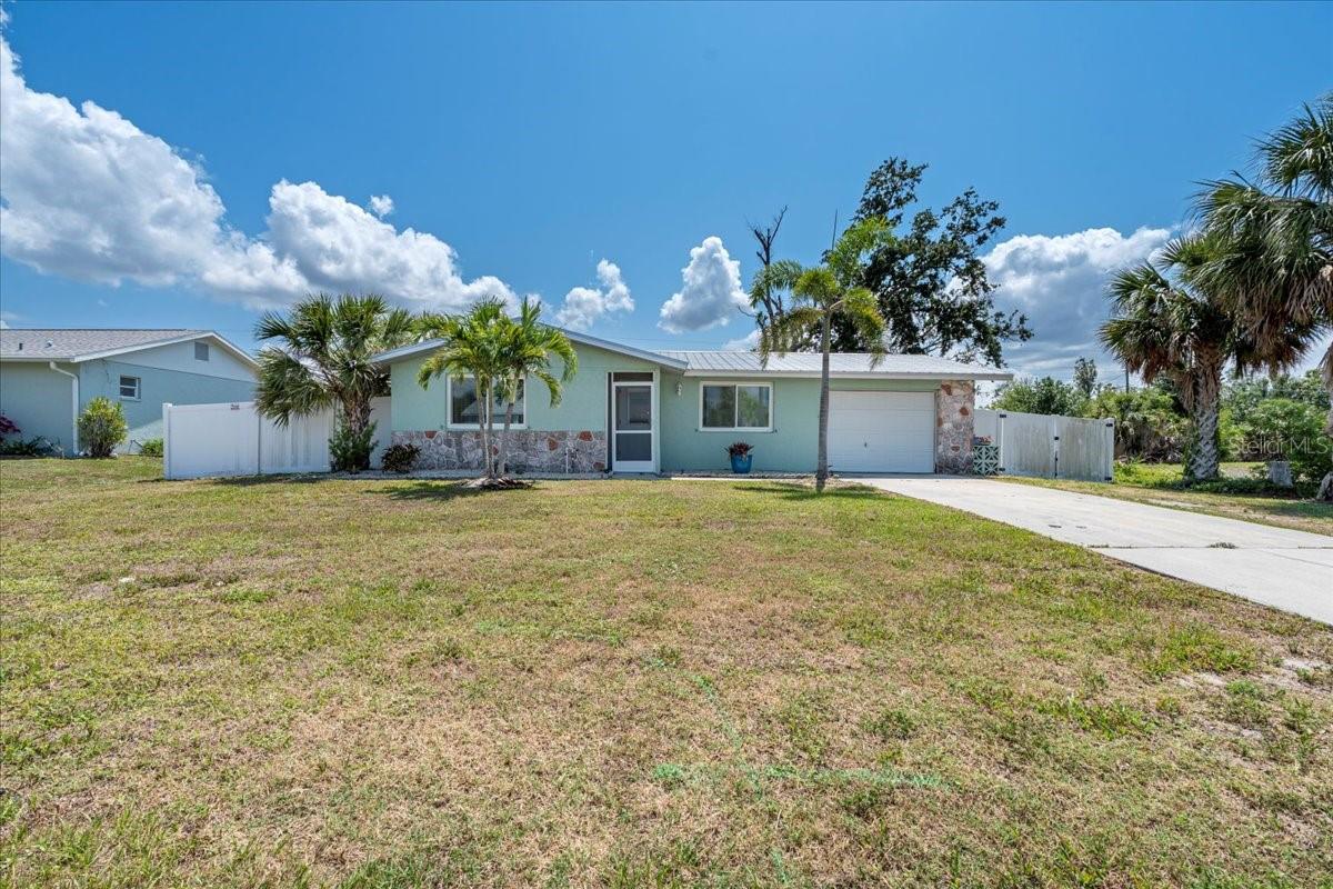 281 SEMINOLE BLVD NW, PORT CHARLOTTE, FL, 33952