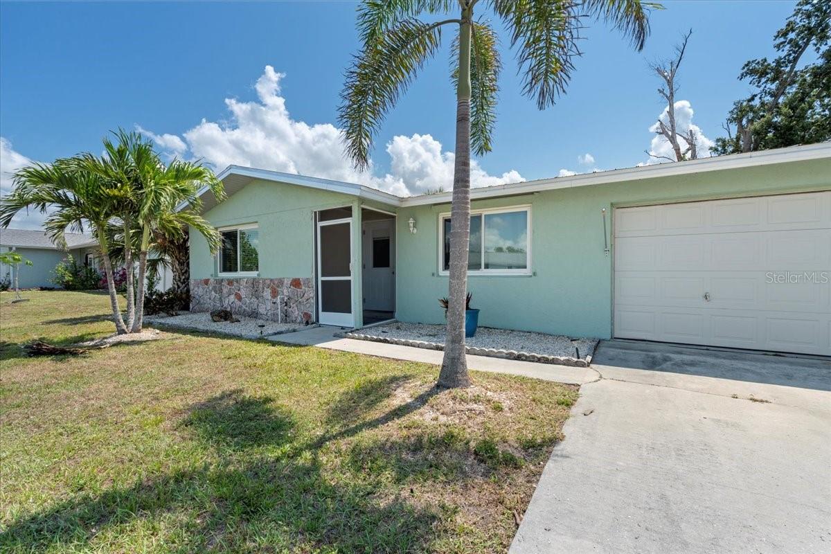 281 SEMINOLE BLVD NW, PORT CHARLOTTE, FL, 33952