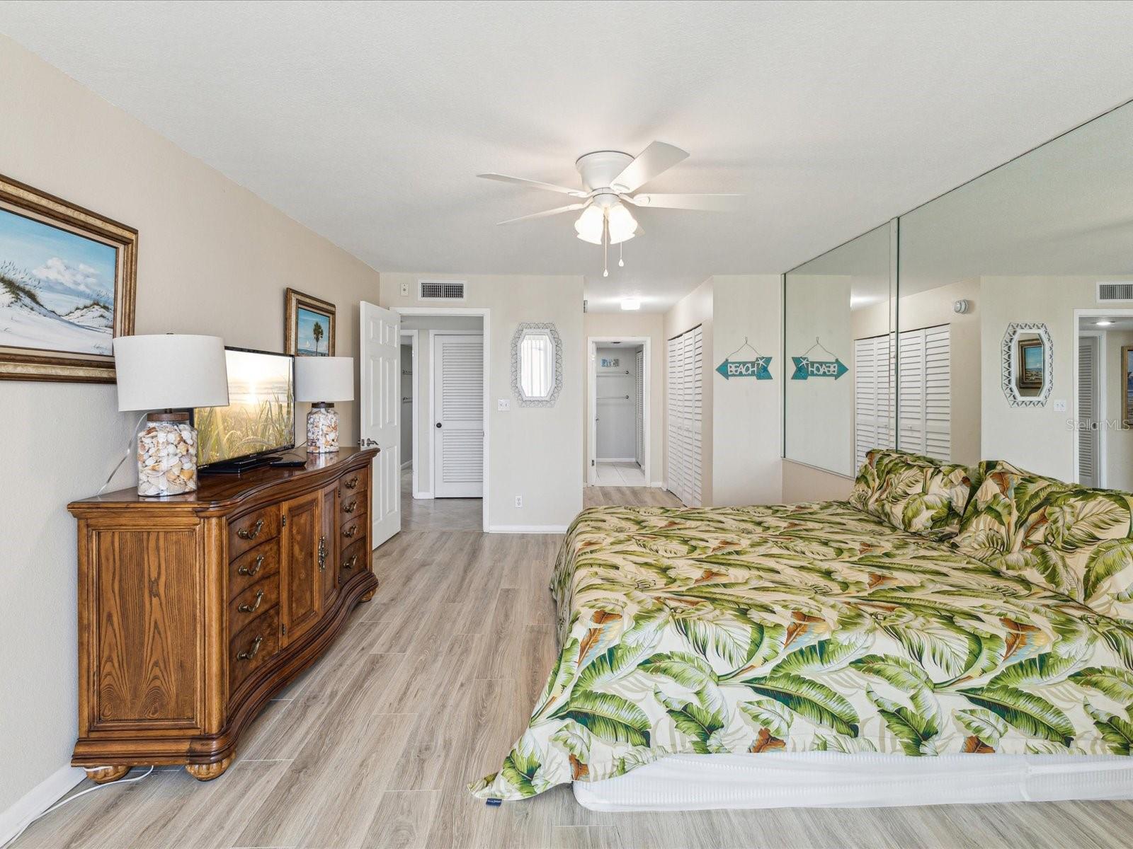 1400 GULF BLVD #701, CLEARWATER BEACH, FL, 33767