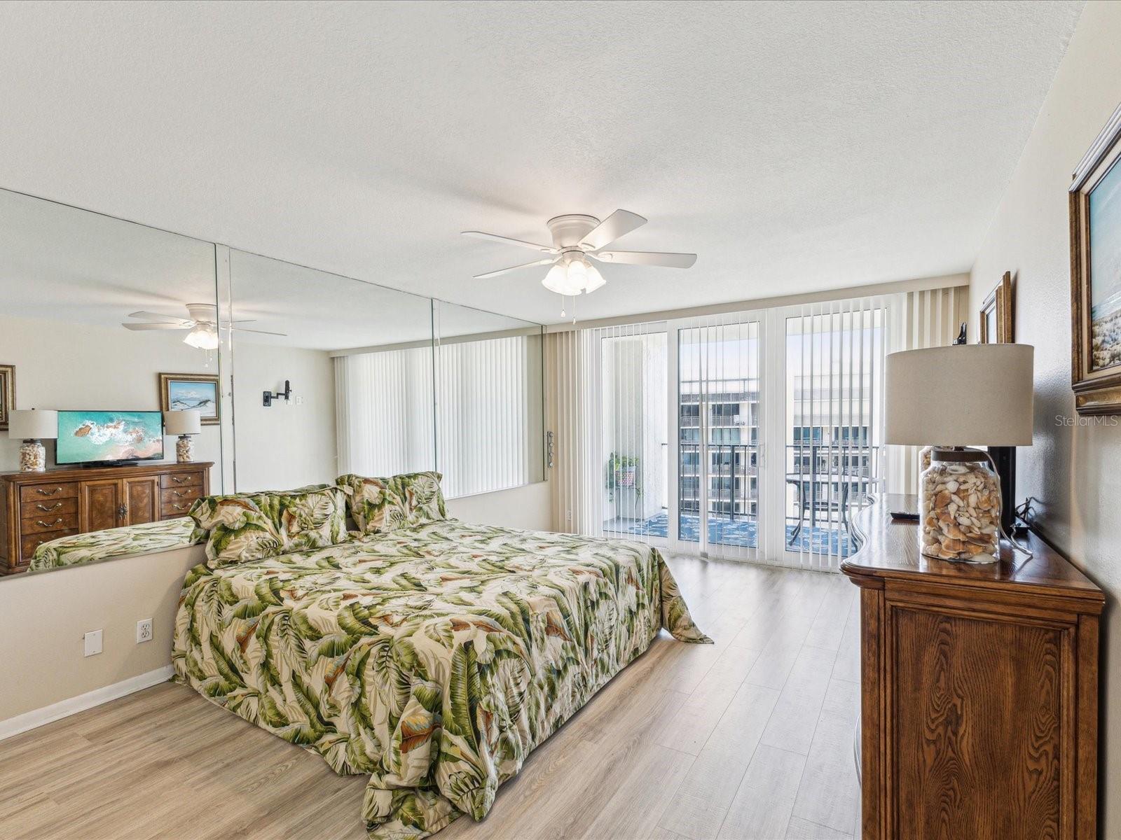 1400 GULF BLVD #701, CLEARWATER BEACH, FL, 33767