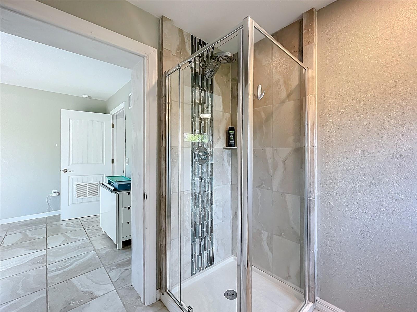 9506 NUMBER TWO RD, HOWEY IN THE HILLS, FL, 34737