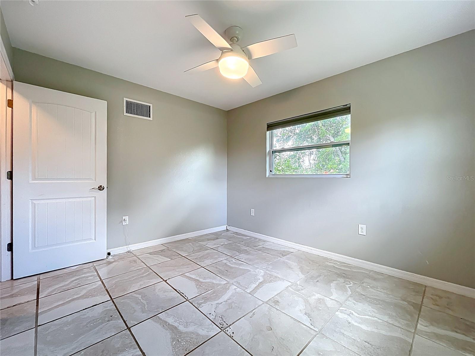 9506 NUMBER TWO RD, HOWEY IN THE HILLS, FL, 34737