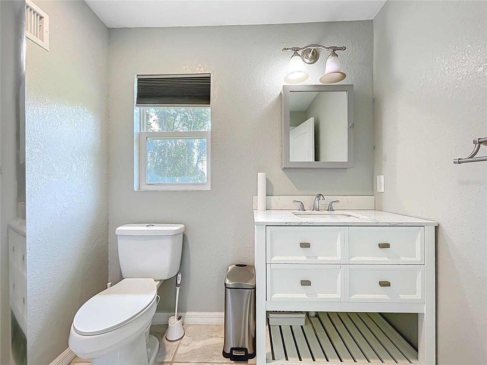 9506 NUMBER TWO RD, HOWEY IN THE HILLS, FL, 34737