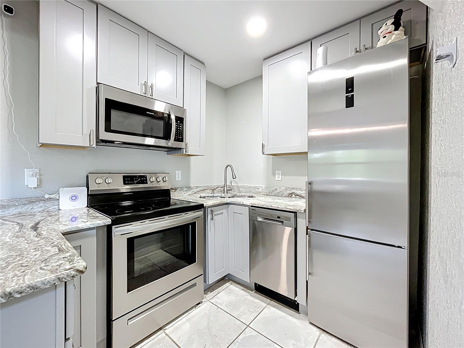 9506 NUMBER TWO RD, HOWEY IN THE HILLS, FL, 34737