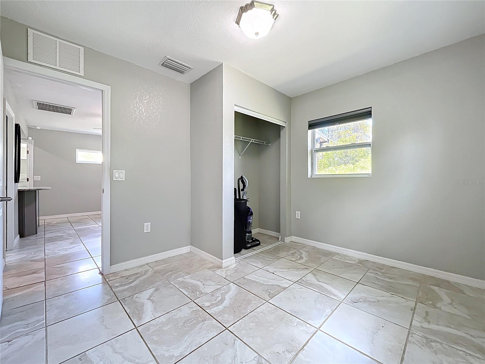 9506 NUMBER TWO RD, HOWEY IN THE HILLS, FL, 34737