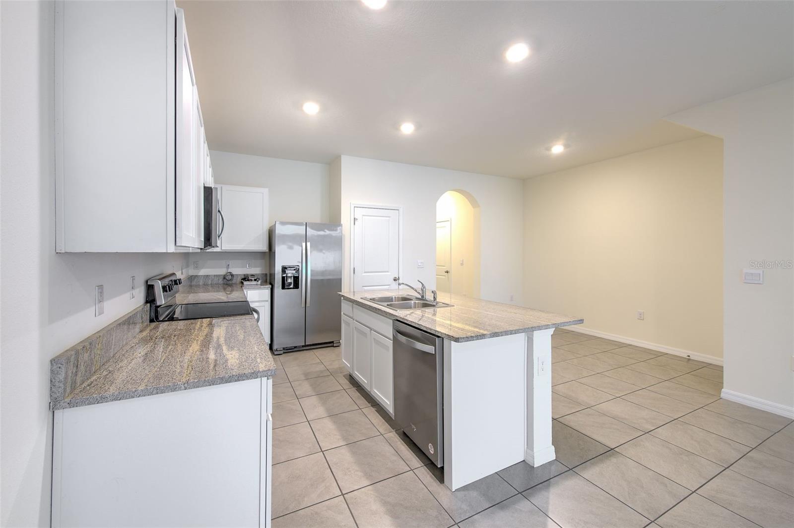 2882 PEONY PRAIRIE LN, WESLEY CHAPEL, FL, 33543