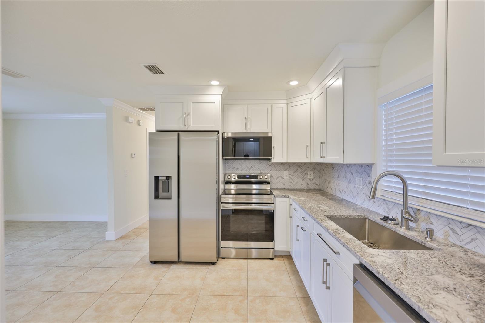Large farmhouse sink