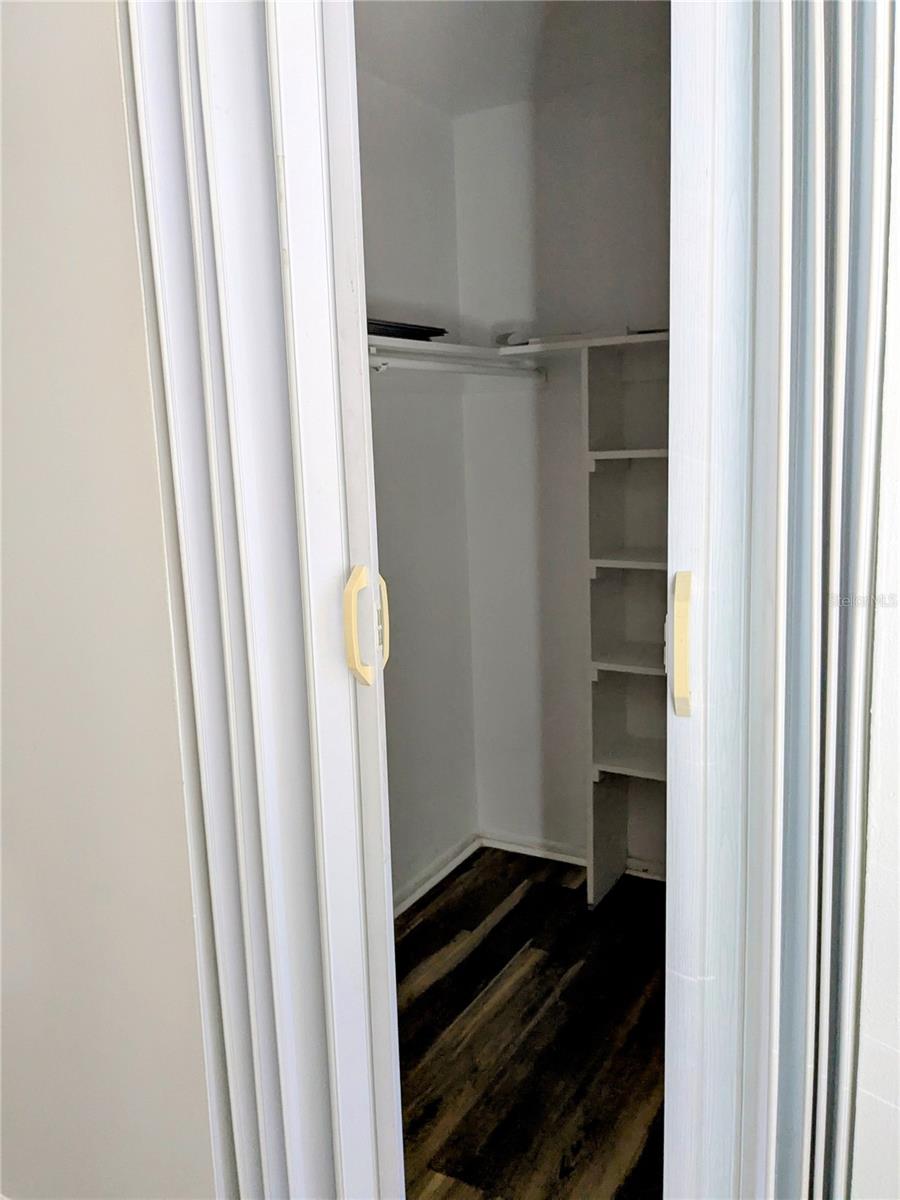 TB8385308 Property Photo