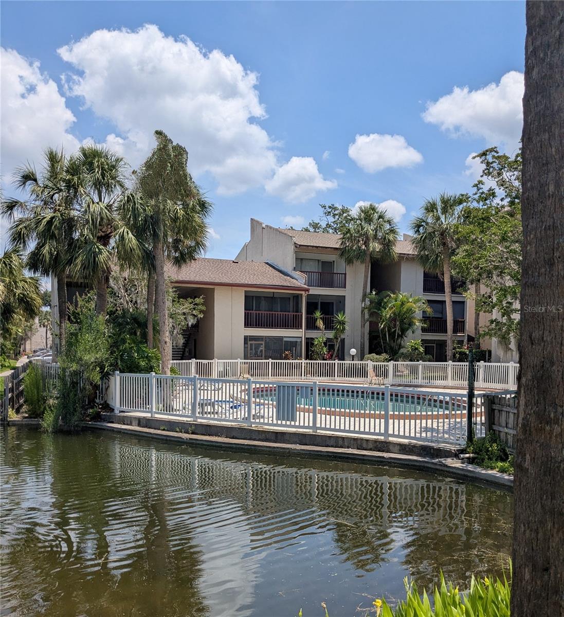 TB8385308 Property Photo