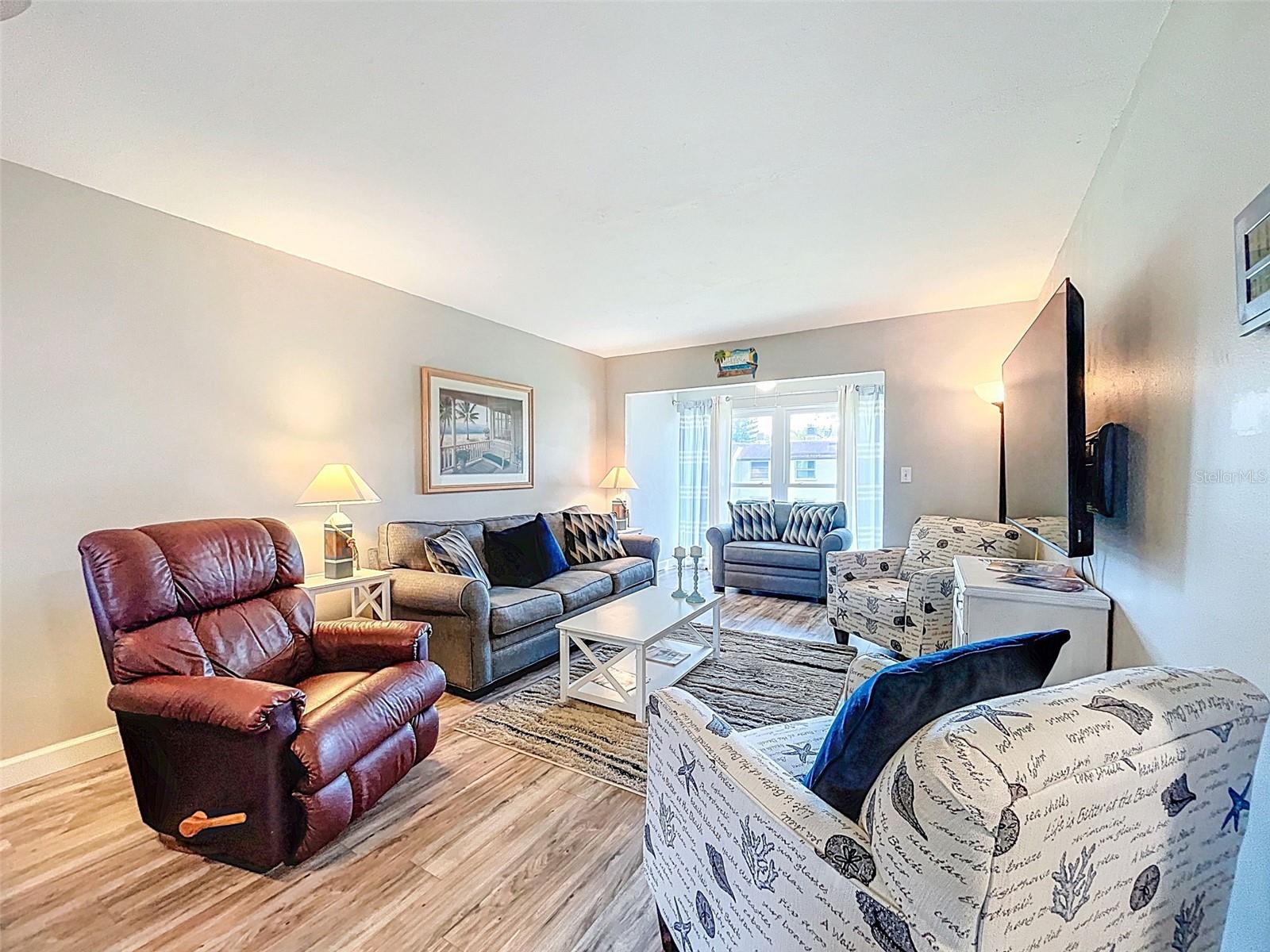 1100 EAST BAY DR #42, LARGO, FL, 33770