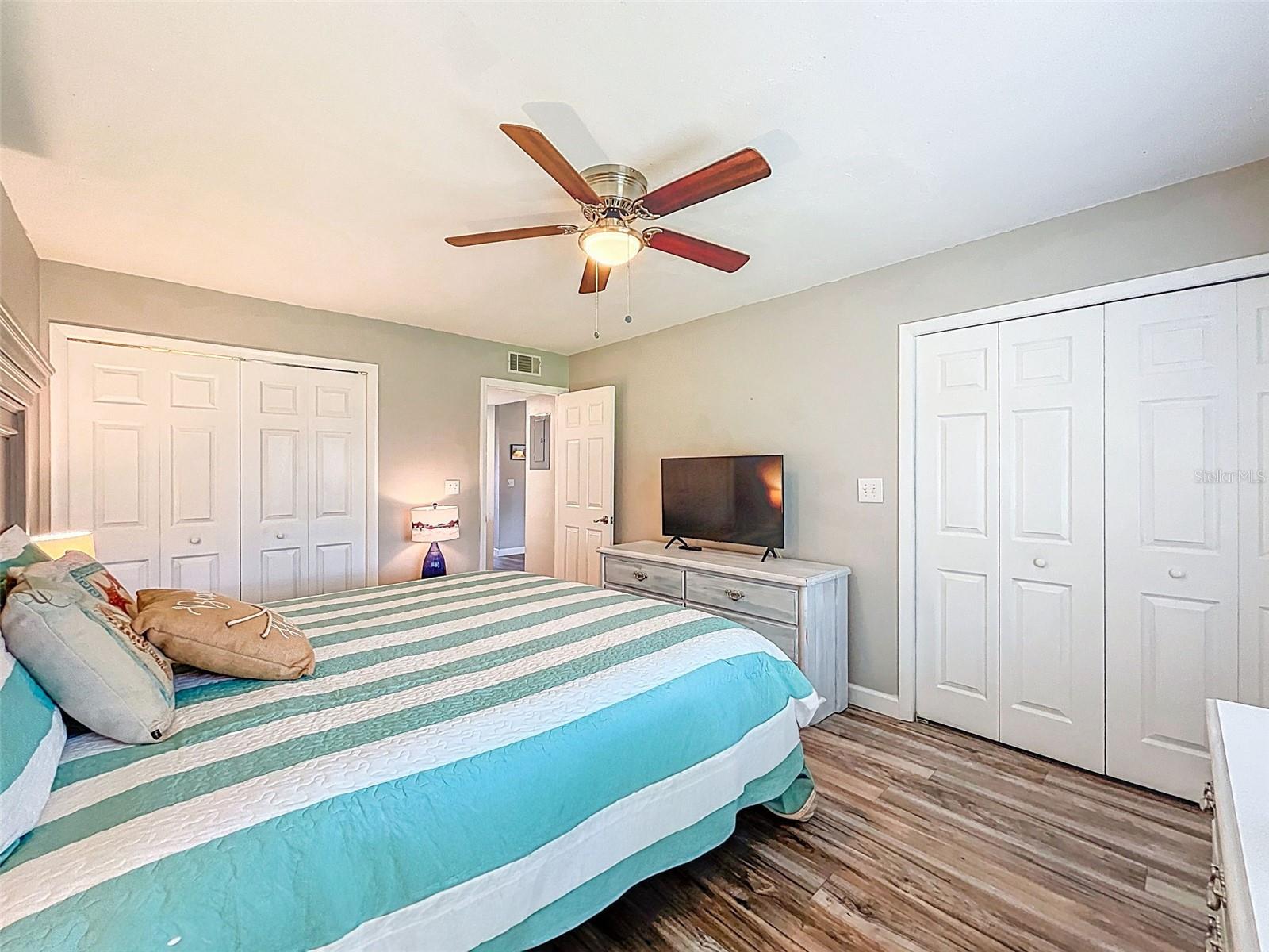 1100 EAST BAY DR #42, LARGO, FL, 33770