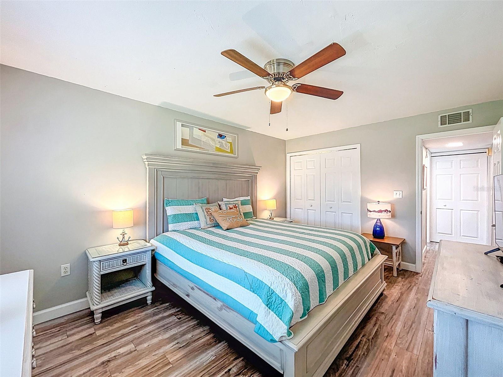 1100 EAST BAY DR #42, LARGO, FL, 33770