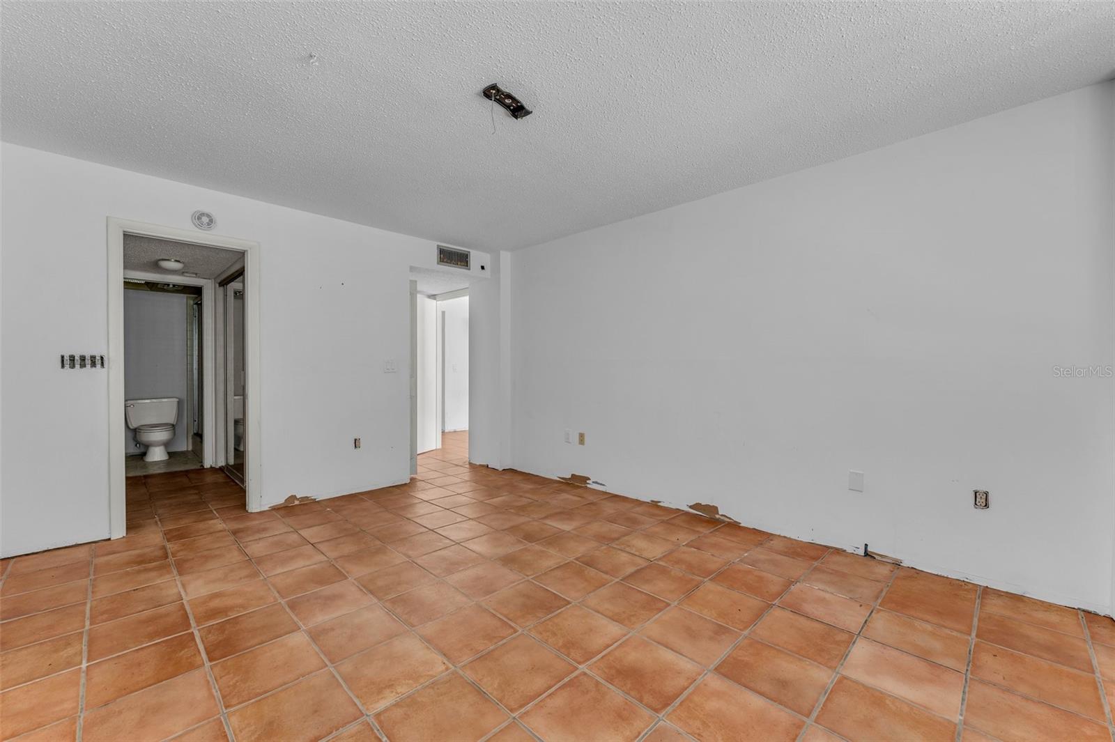 1001 PEARCE DR #106, CLEARWATER, FL, 33764