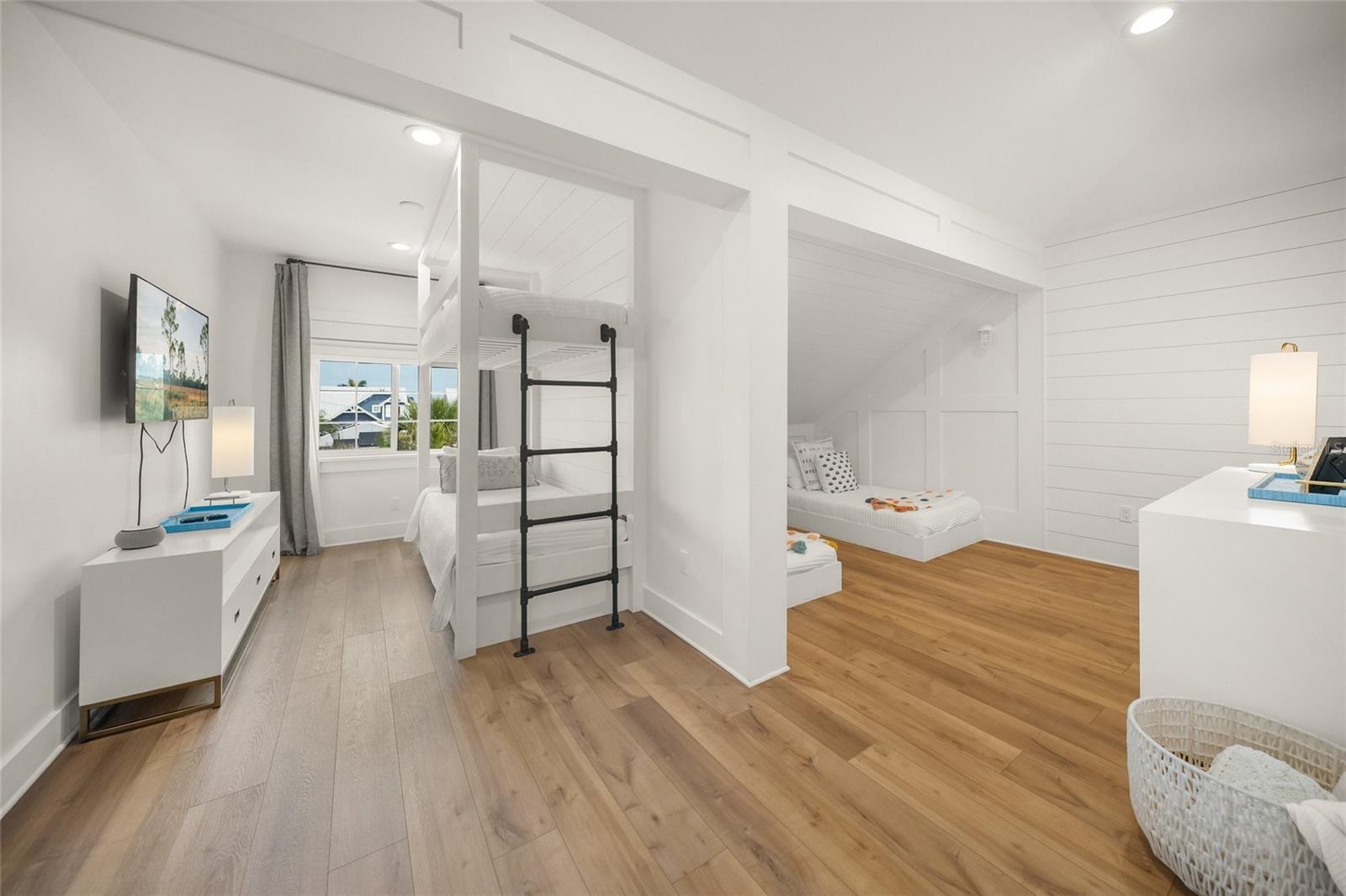 A4652436 Property Photo