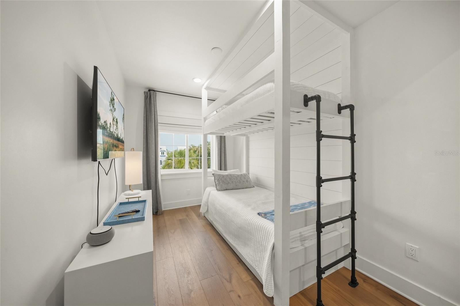 A4652436 Property Photo