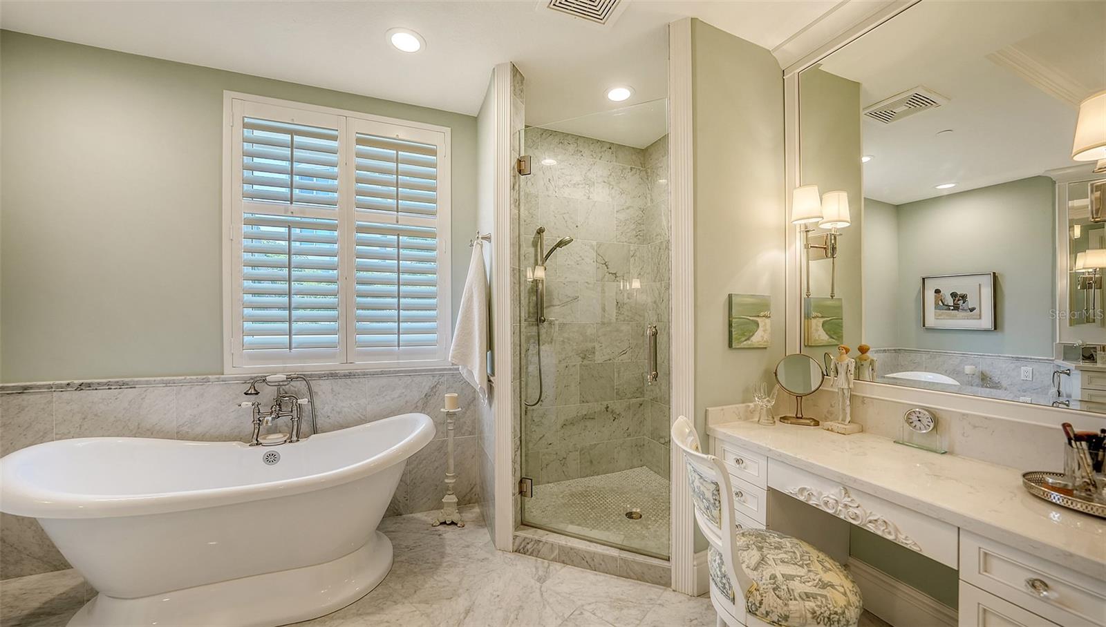 420 GOLDEN GATE PT #200A, SARASOTA, FL, 34236