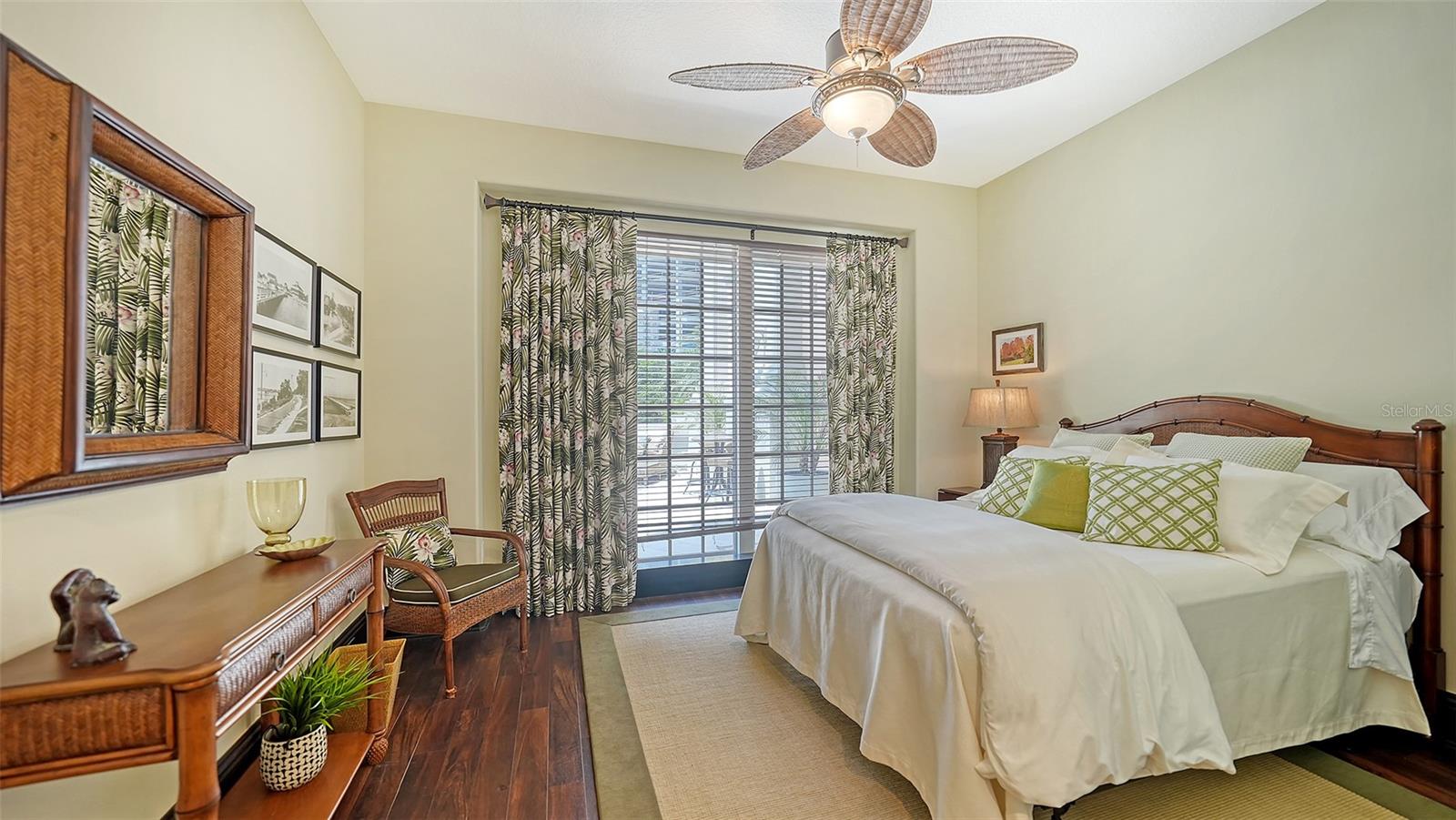 420 GOLDEN GATE PT #200A, SARASOTA, FL, 34236