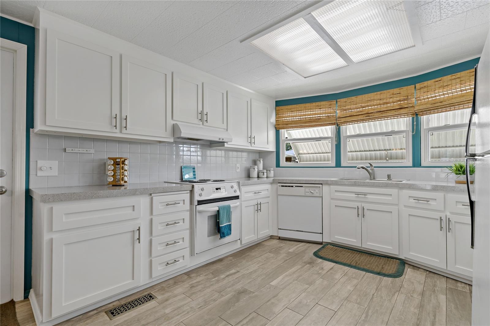 3301 ALT 19 #611, PALM HARBOR, FL, 34683