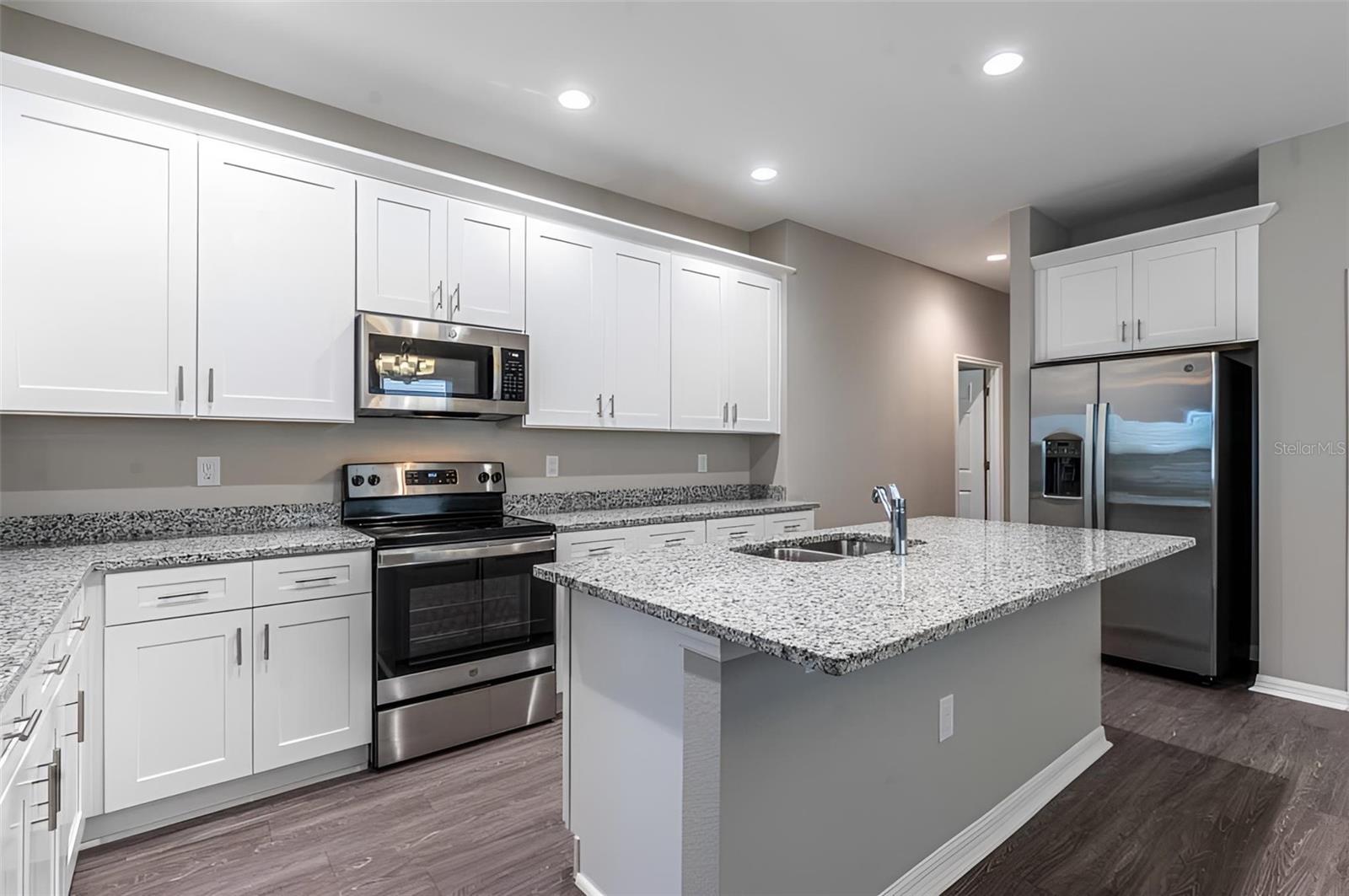 3383 CUP DR, LAKELAND, FL, 33803