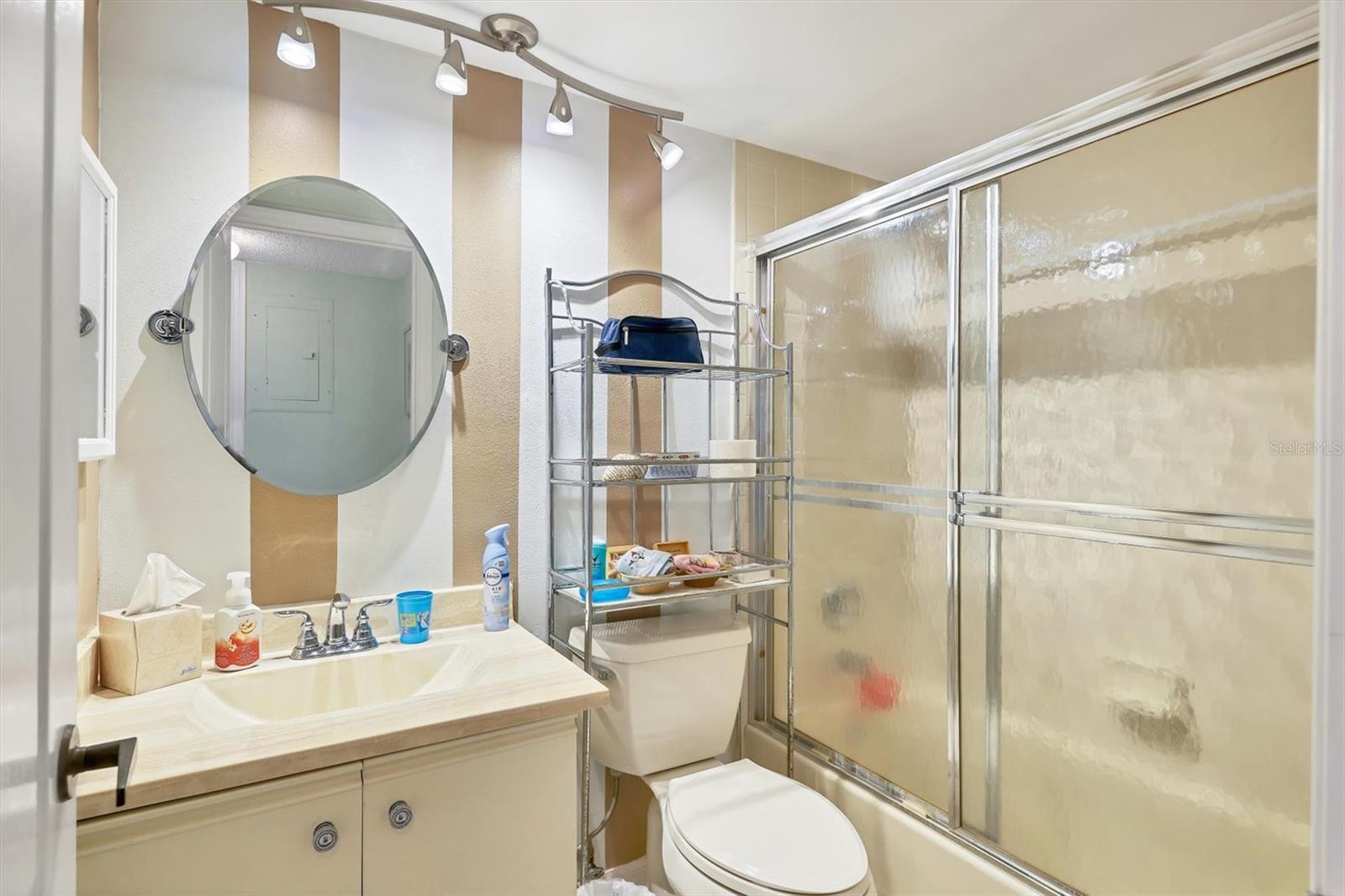 7301 29TH AVENUE DR W #108, BRADENTON, FL, 34209