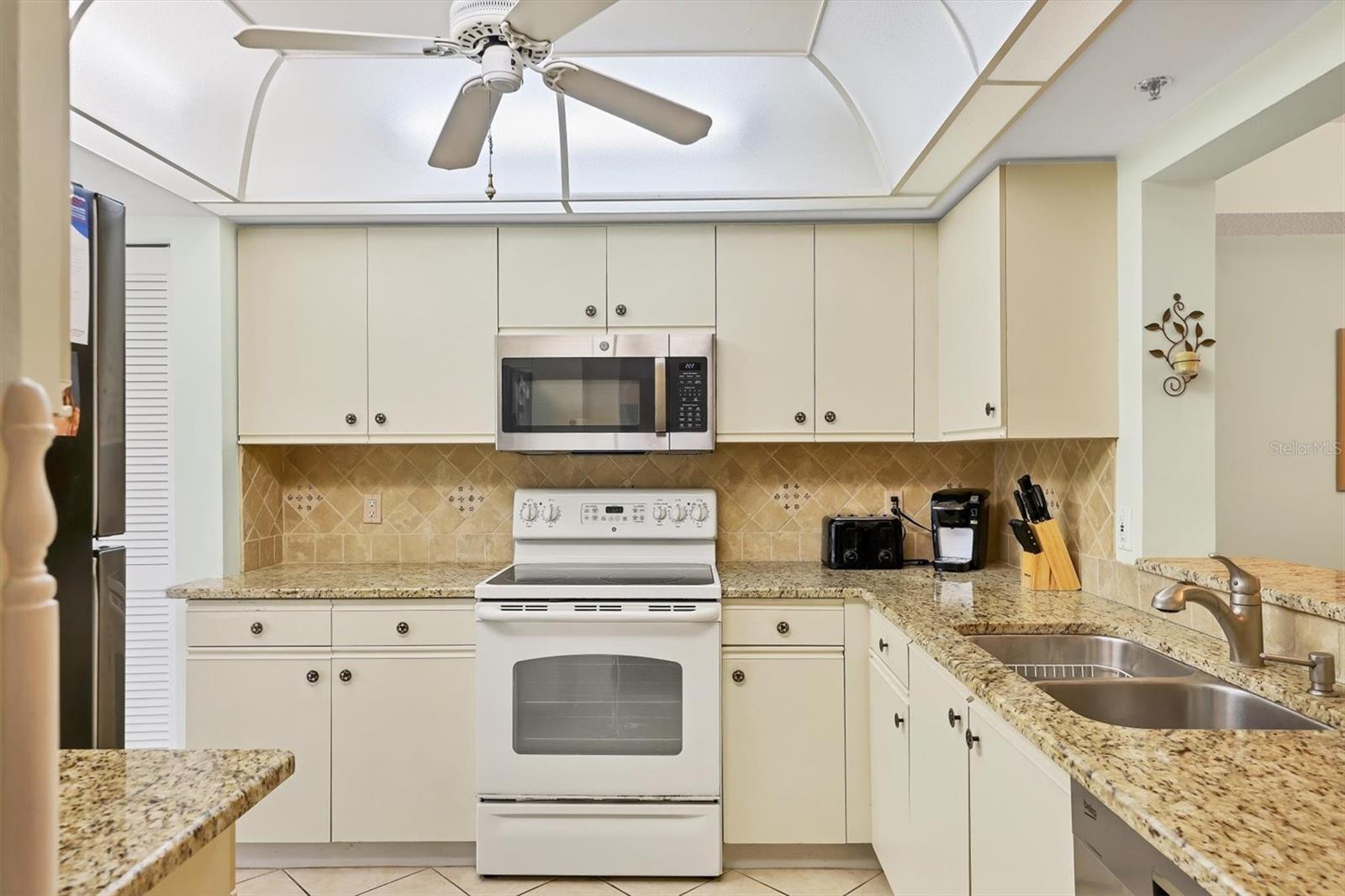 7301 29TH AVENUE DR W #108, BRADENTON, FL, 34209