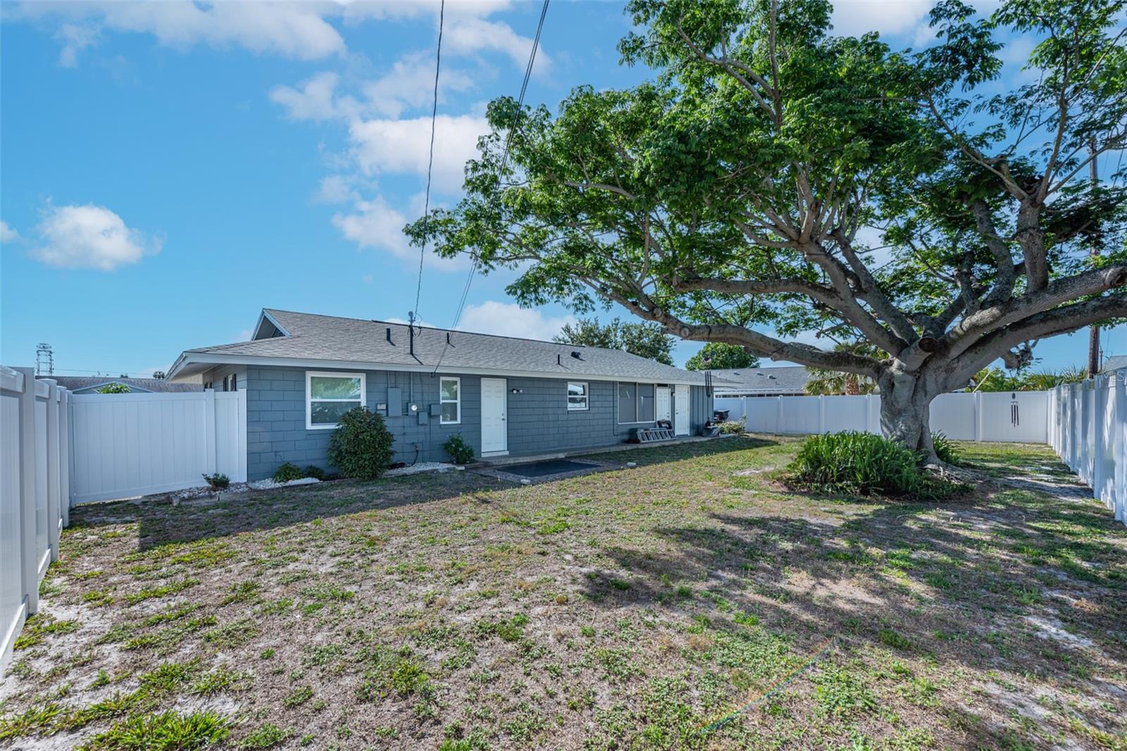 906 HACIENDA DR, SUN CITY CENTER, FL, 33573