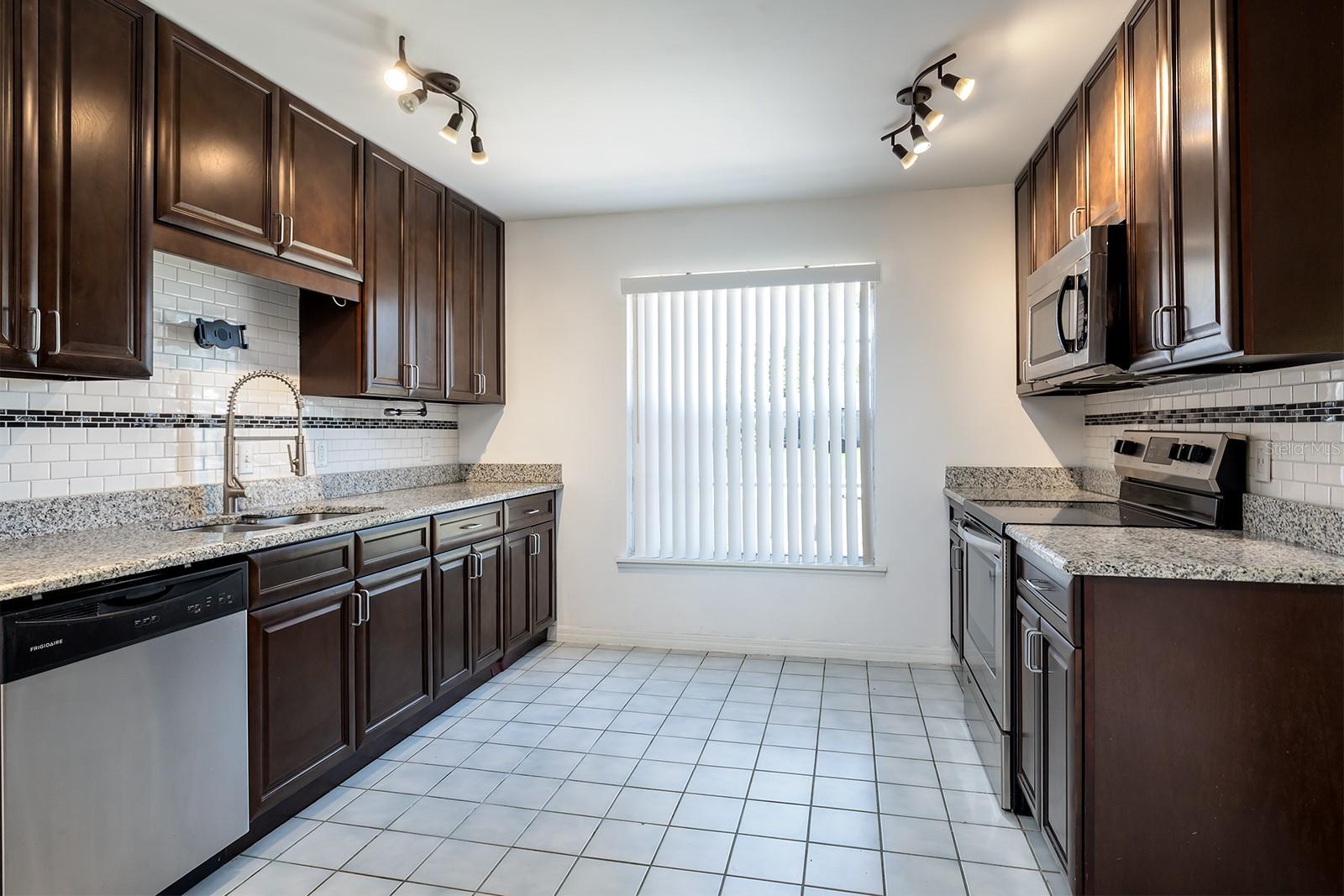 18 PALMIRA RD, DEBARY, FL, 32713