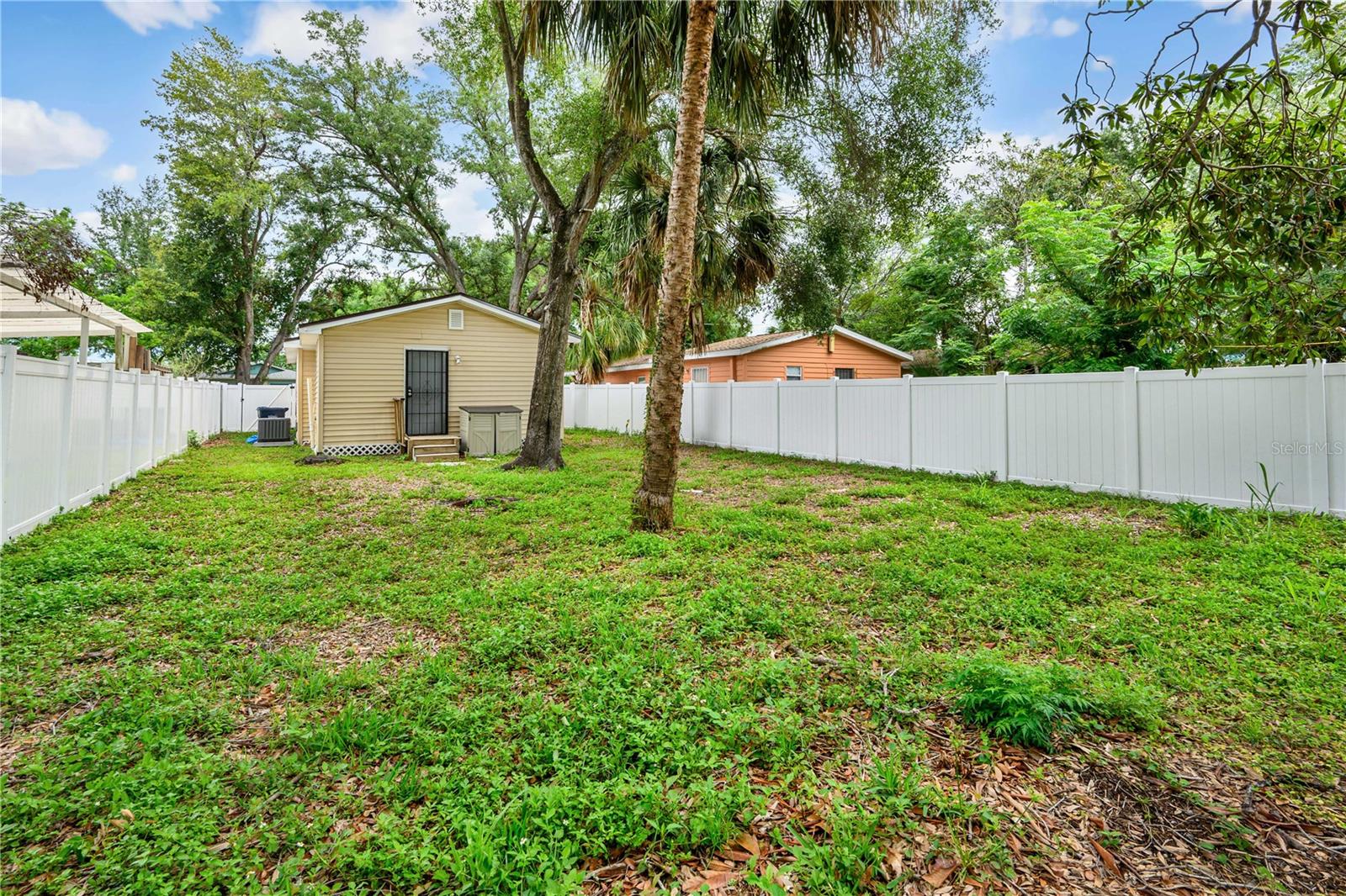 3703 E NORTH BAY ST, TAMPA, FL, 33610