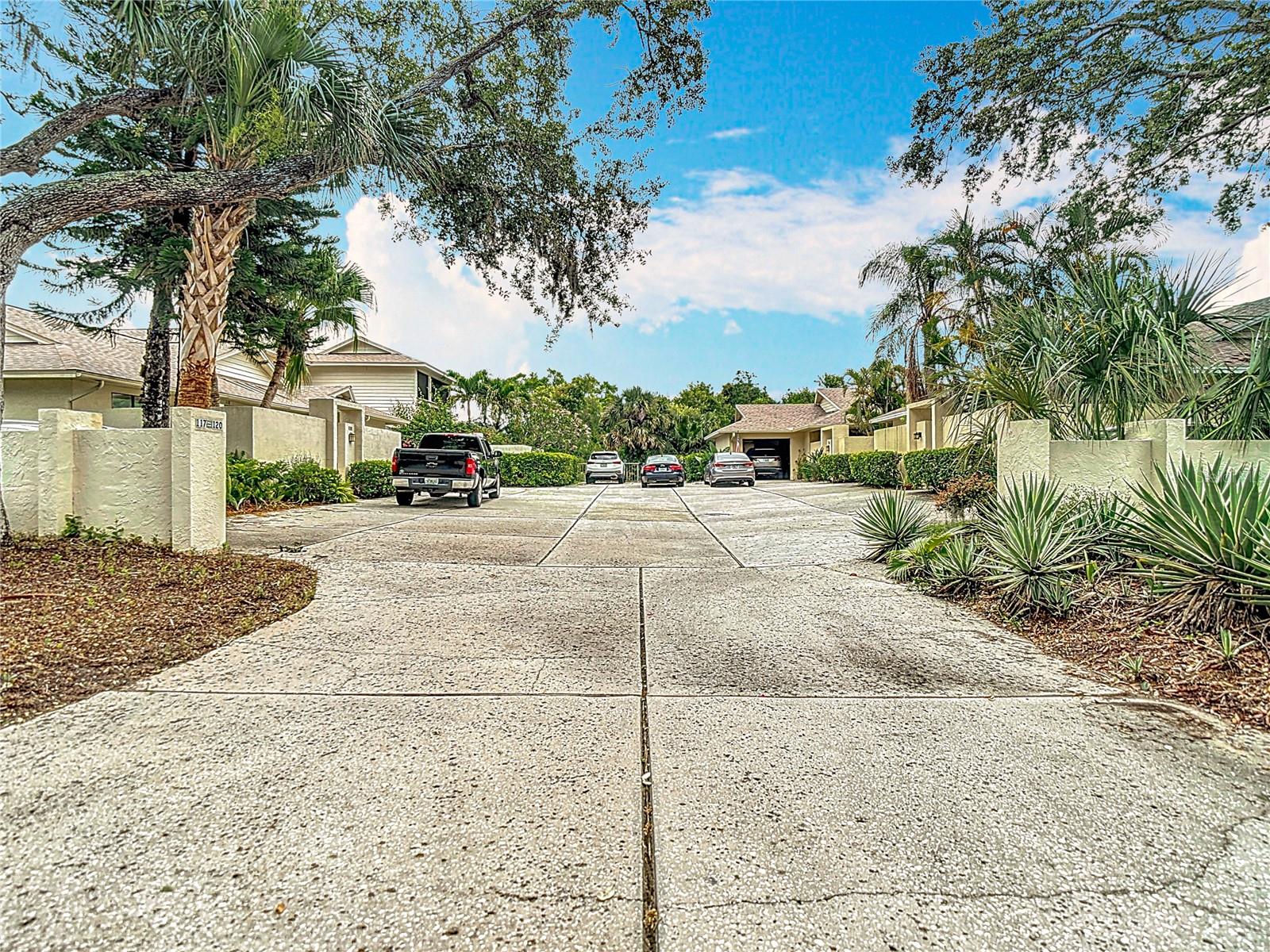 120 COLONY SOUTH DR, TARPON SPRINGS, FL, 34689