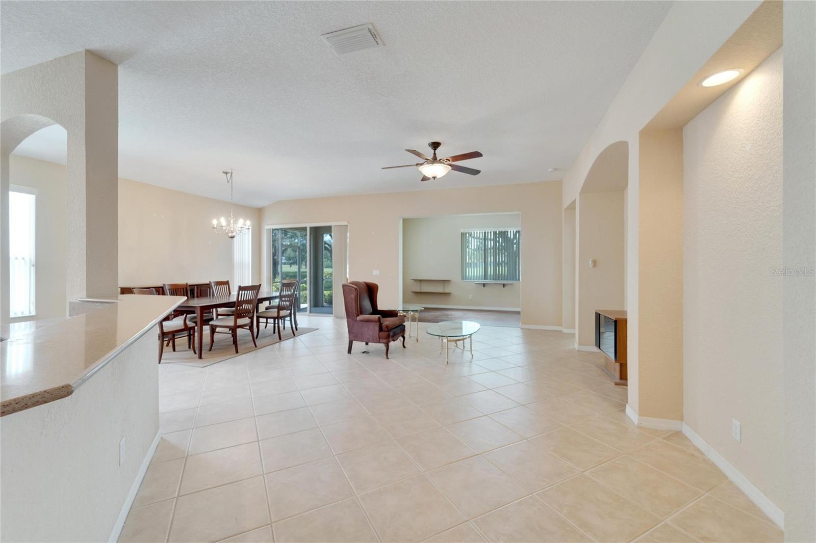 1013 EMERALD DUNES DR, SUN CITY CENTER, FL, 33573