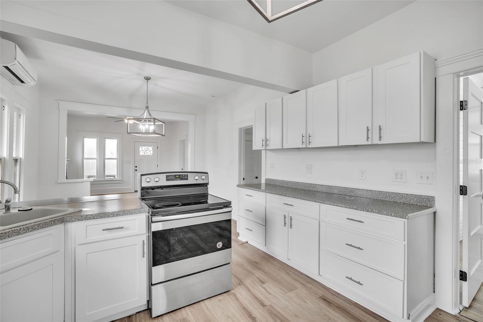 911 S MISSOURI AVE, LAKELAND, FL, 33803