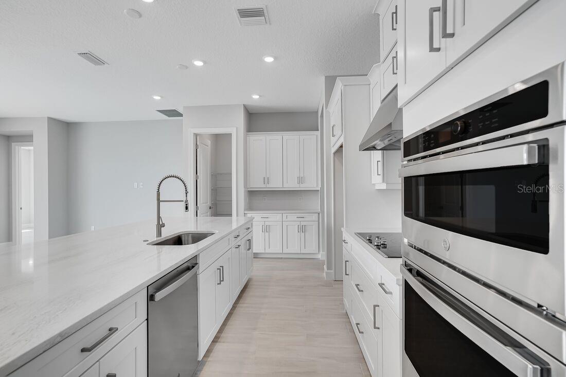 5652 NEVIS TER, KISSIMMEE, FL, 34758