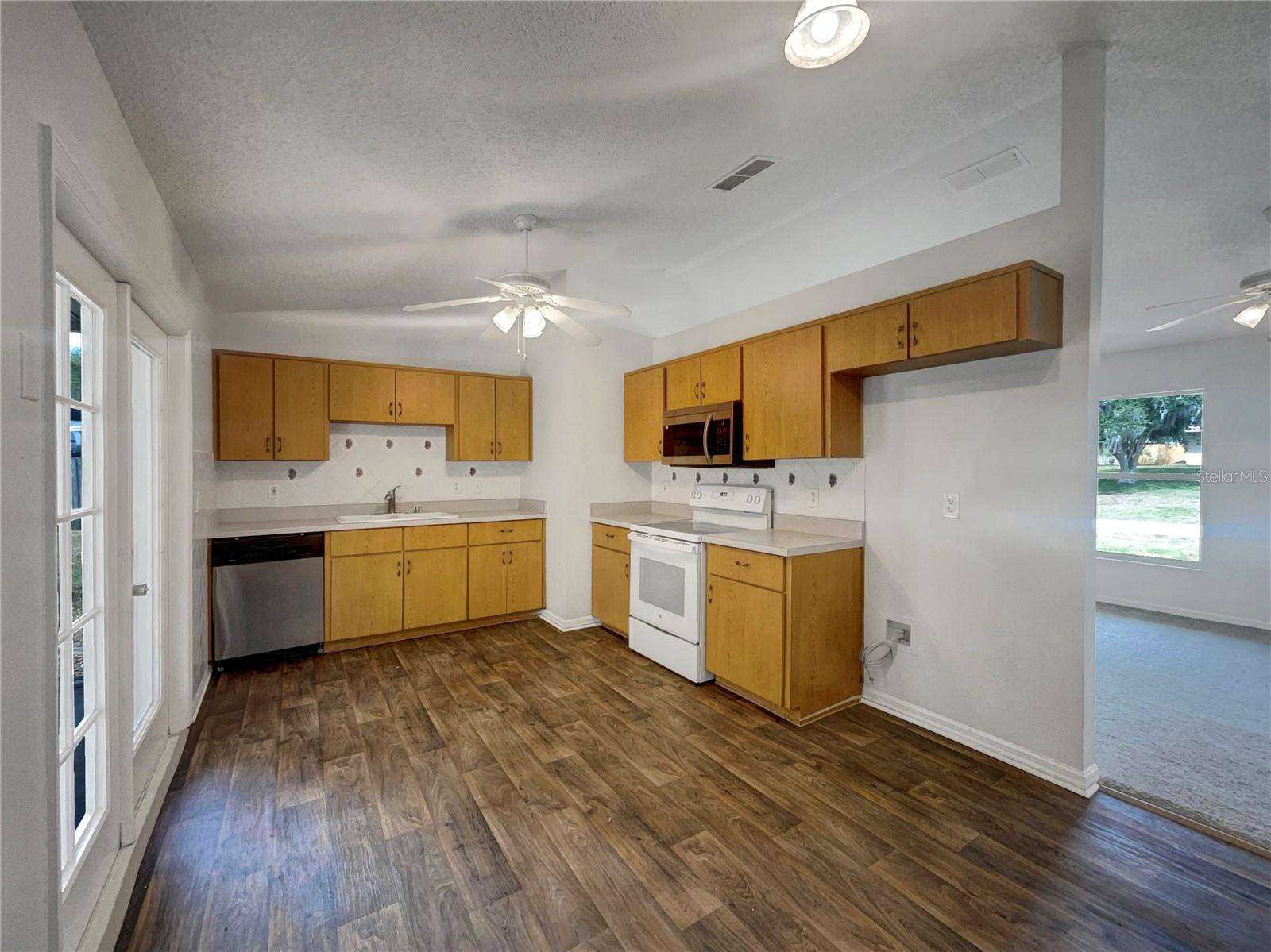 3090 YORKSHIRE DR, DELTONA, FL, 32738