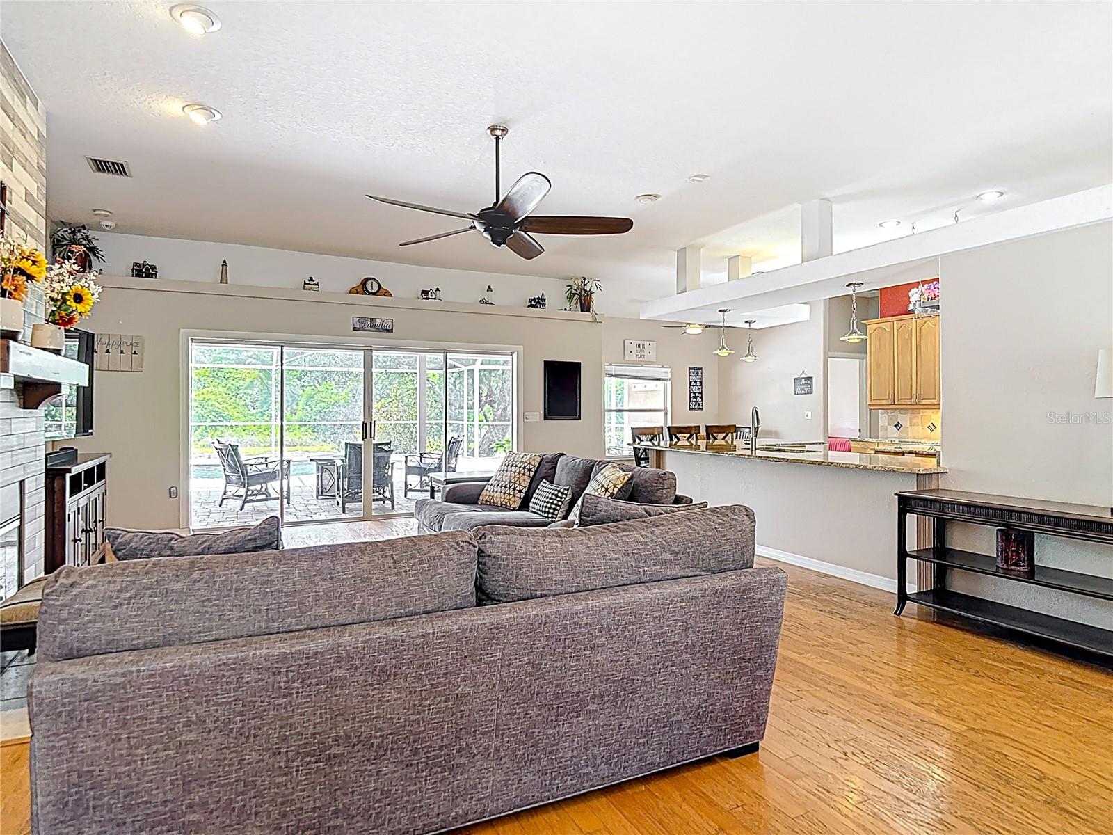 3001 REGAL OAKS BLVD, PALM HARBOR, FL, 34684