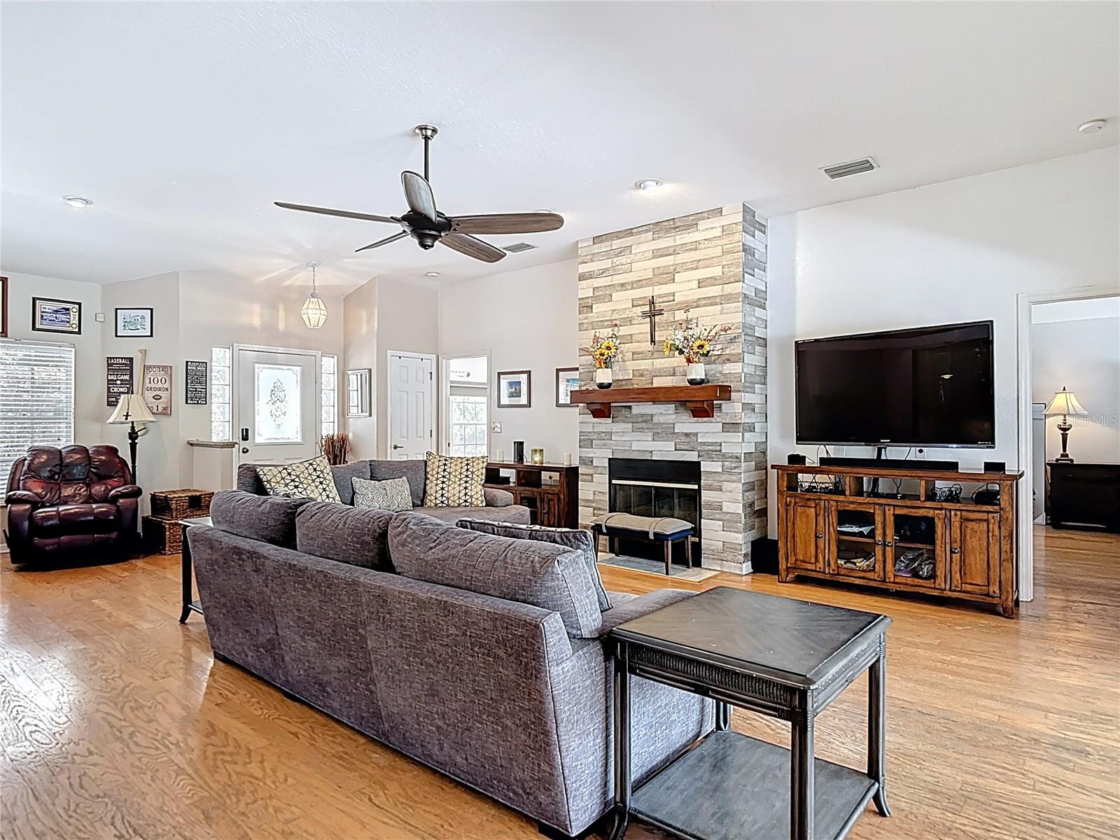 3001 REGAL OAKS BLVD, PALM HARBOR, FL, 34684