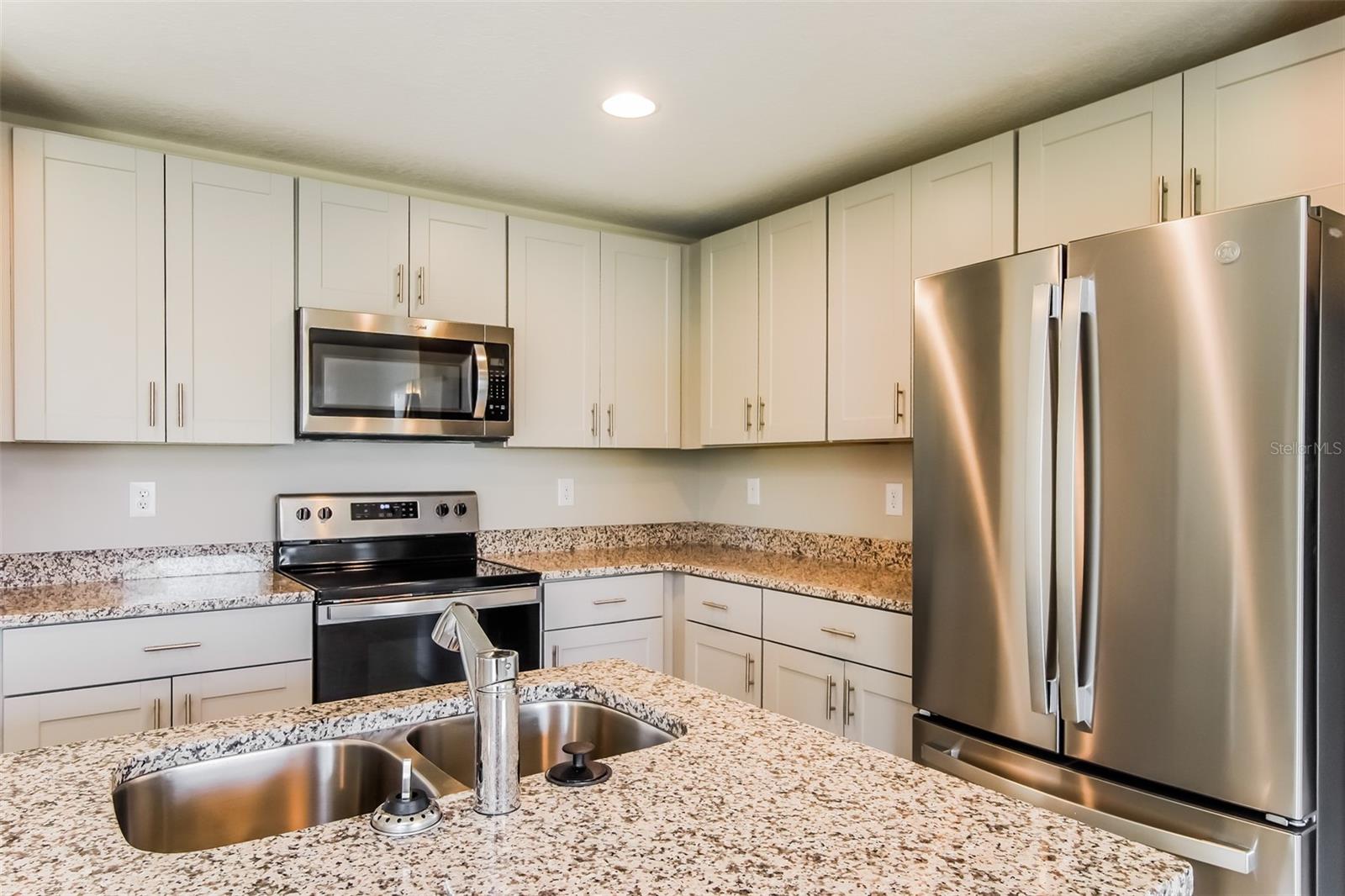 646 LINDBERGH WAY, DAVENPORT, FL, 33837