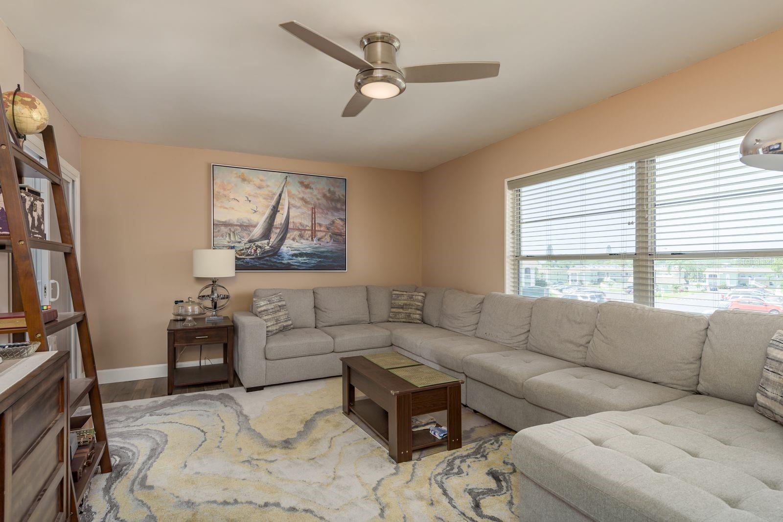 1250 S PINELLAS AVE #214, TARPON SPRINGS, FL, 34689
