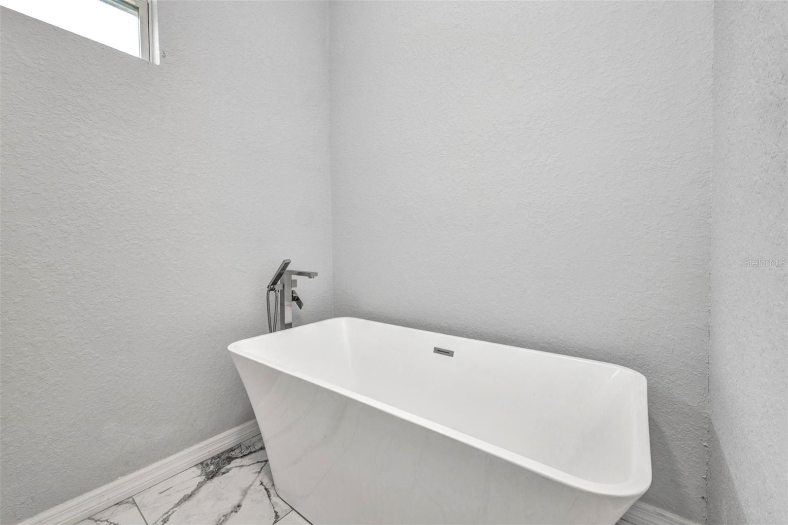 3380 ELKCAM BLVD, PORT CHARLOTTE, FL, 33952