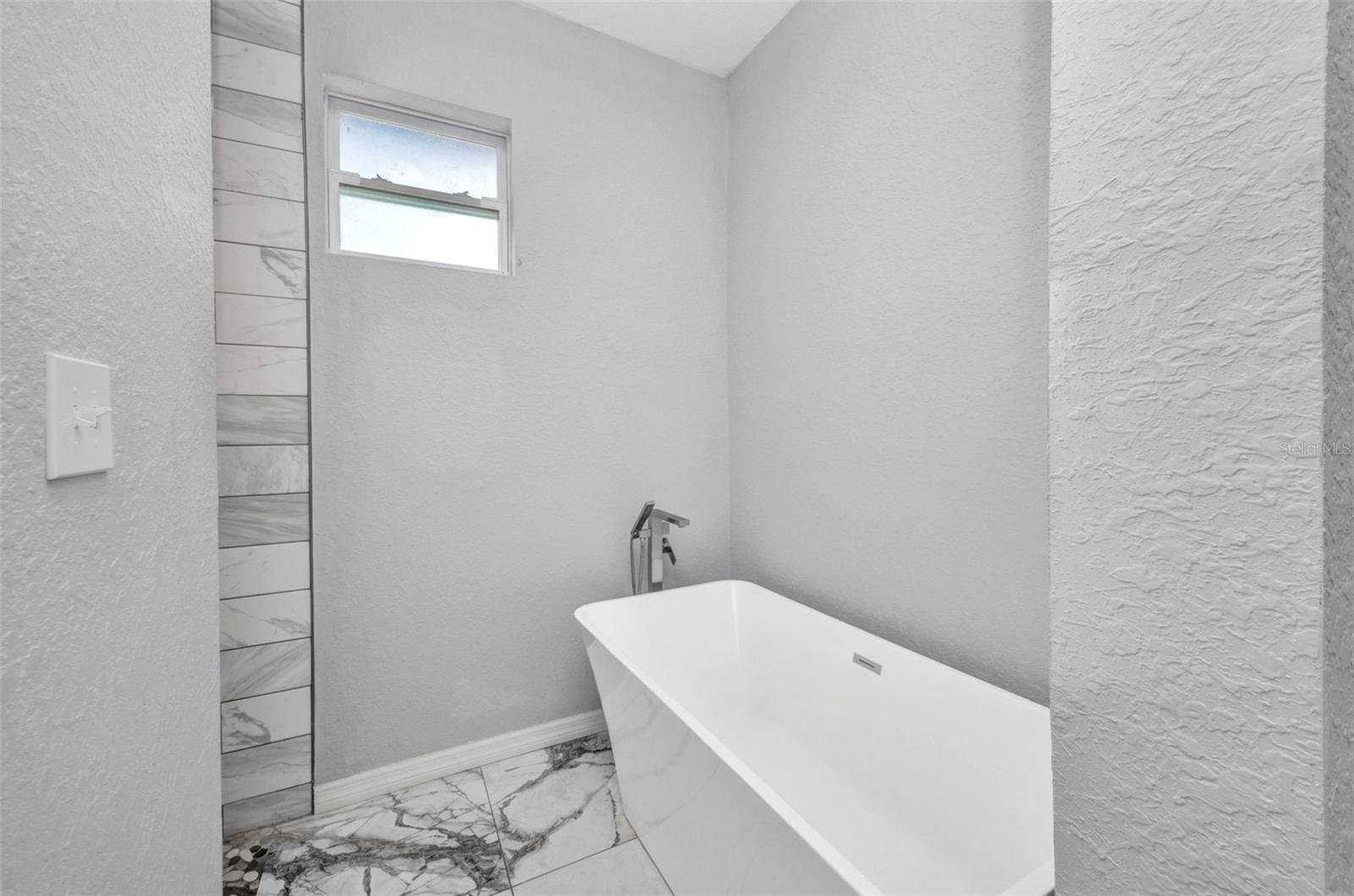 3380 ELKCAM BLVD, PORT CHARLOTTE, FL, 33952