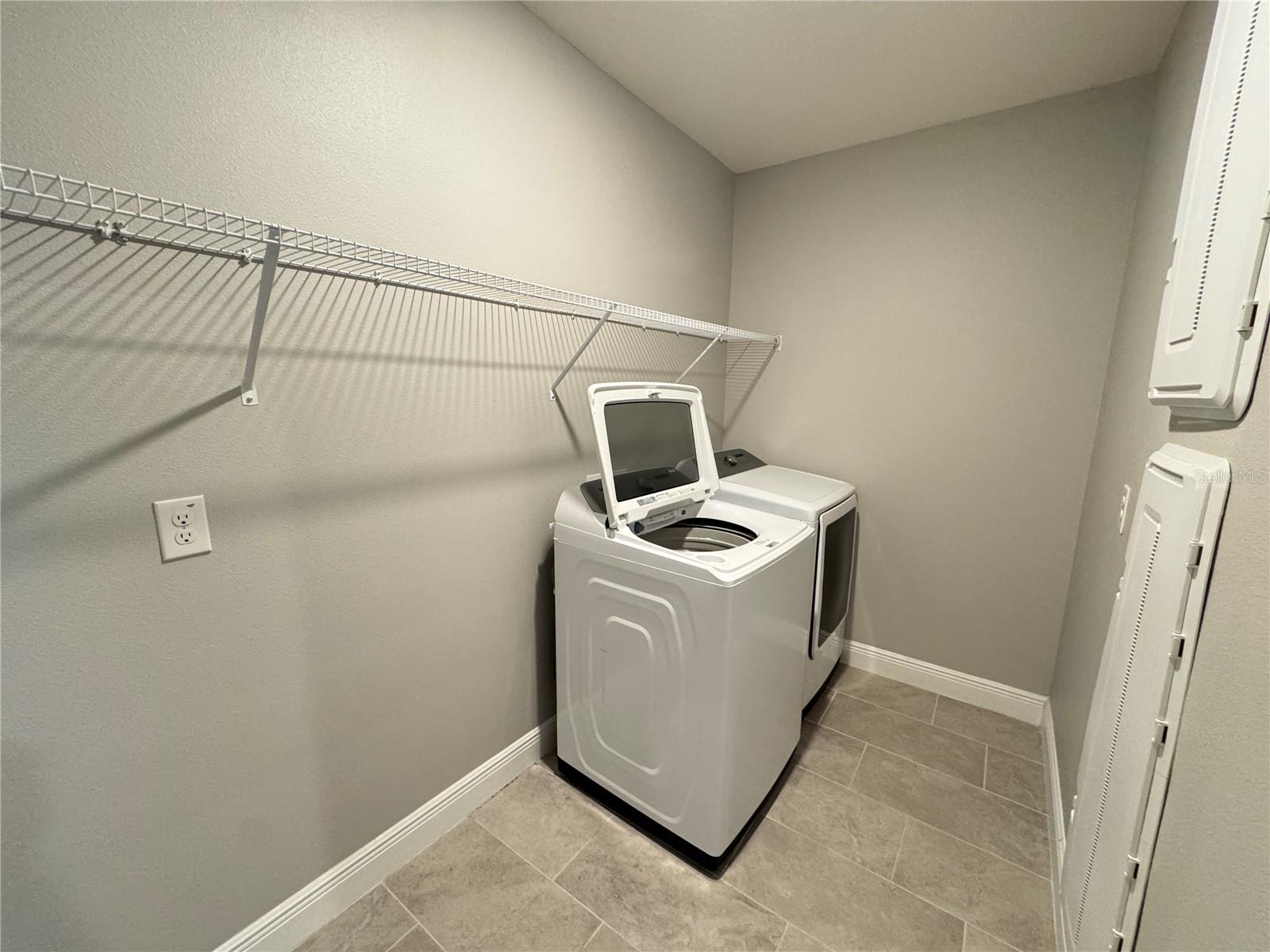 1381 BERING RD, WESLEY CHAPEL, FL, 33543