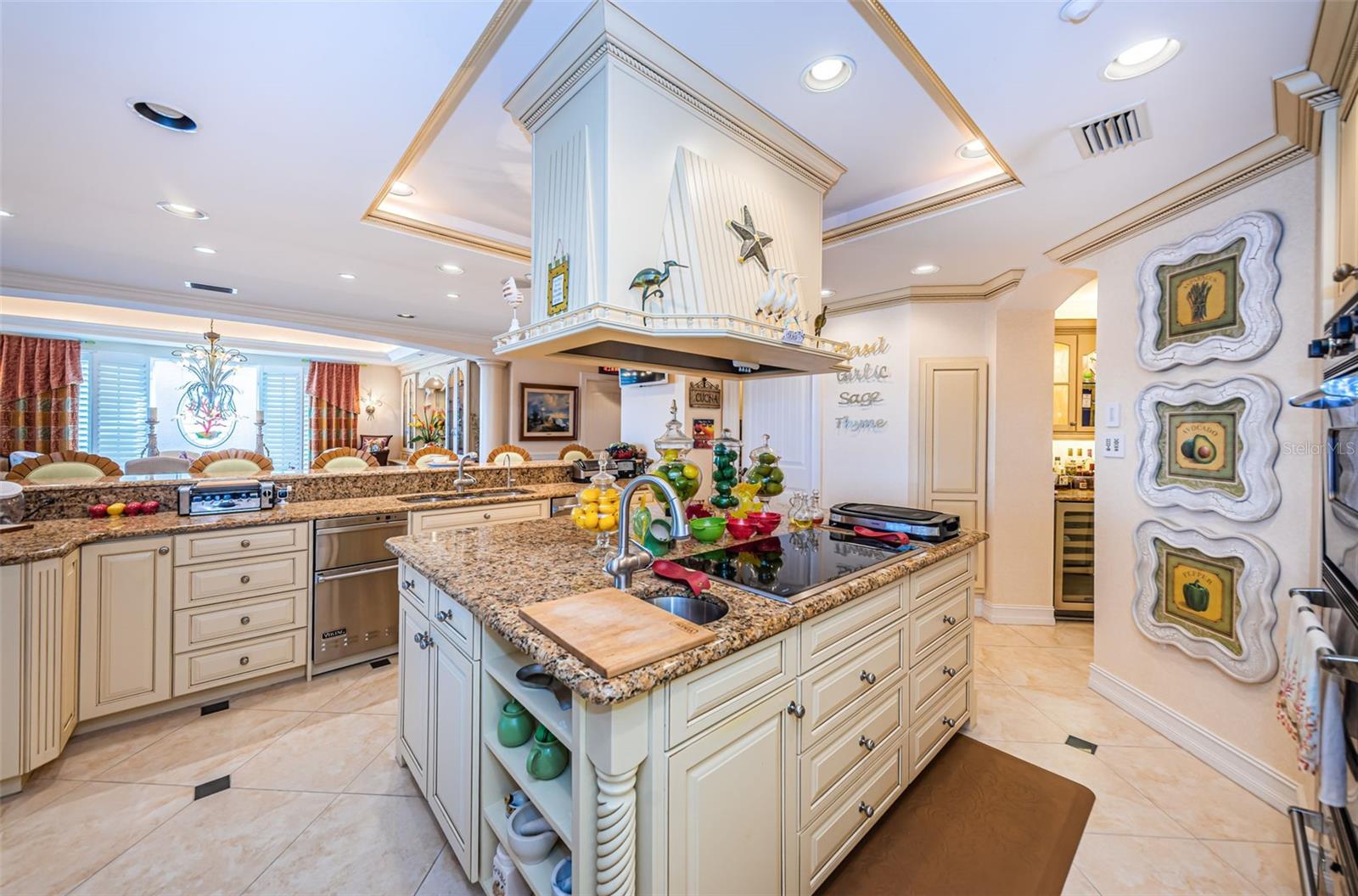 TB8385585 Property Photo