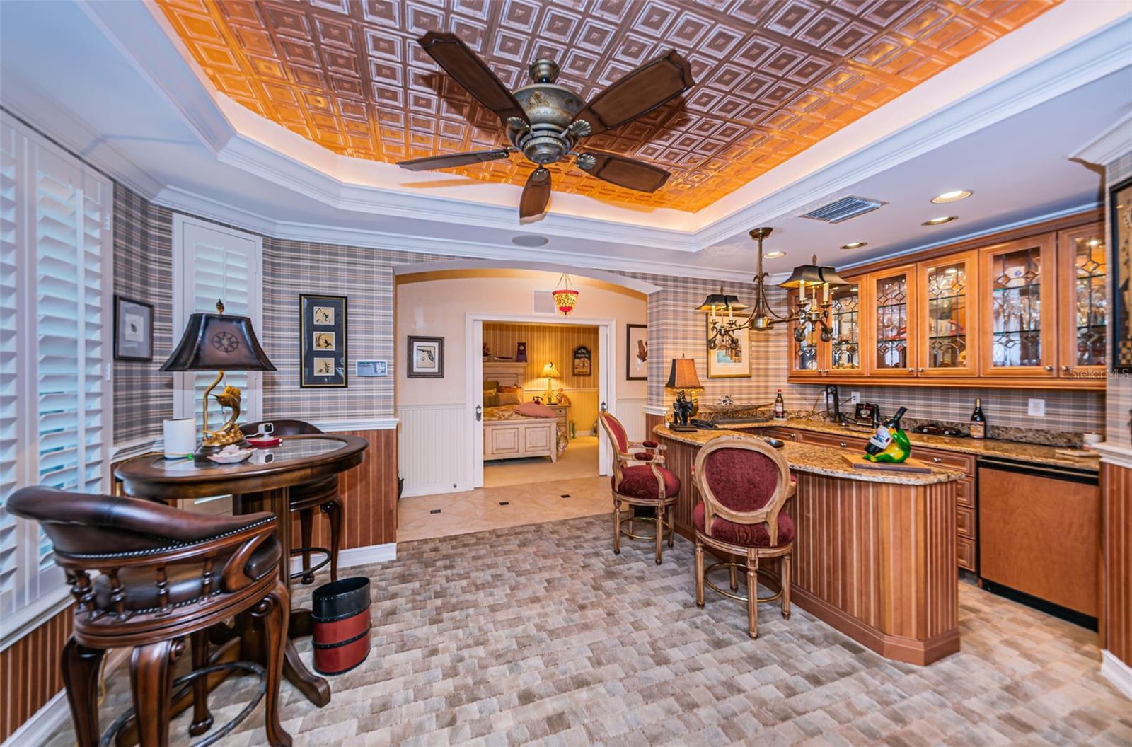 TB8385585 Property Photo